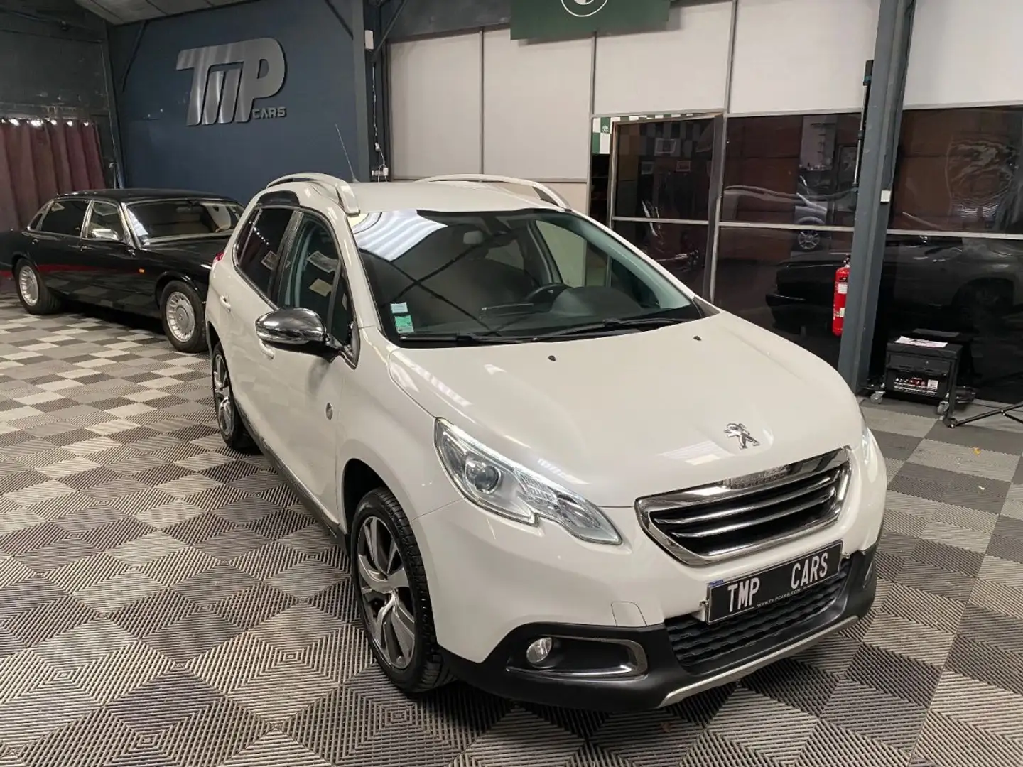 Peugeot 2008 1.2 PureTech 110ch Allure S&S Crossway Blanc - 1