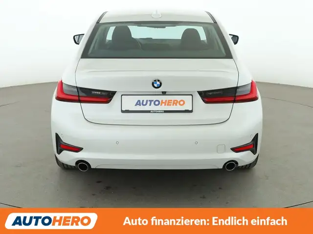 BMW 3 Series view 5