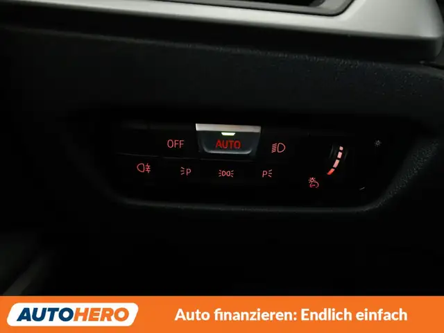 BMW 3 Series view 26
