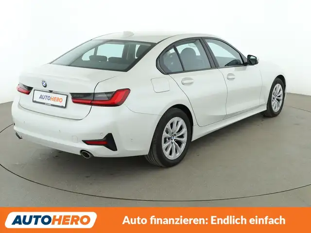 BMW 3 Series view 6
