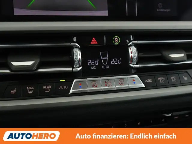BMW 3 Series view 23