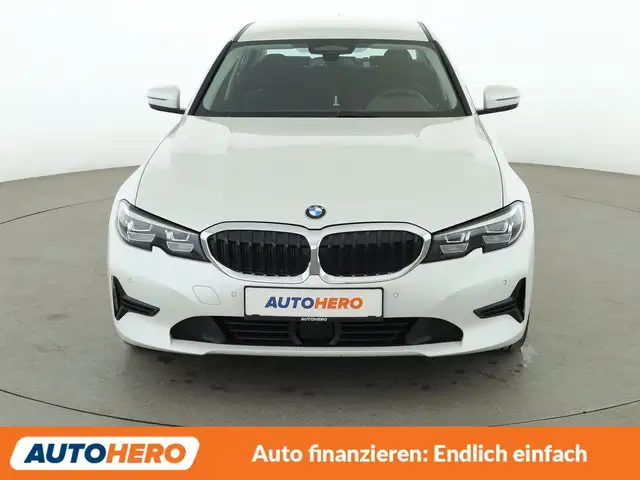 BMW 3 Series view 9