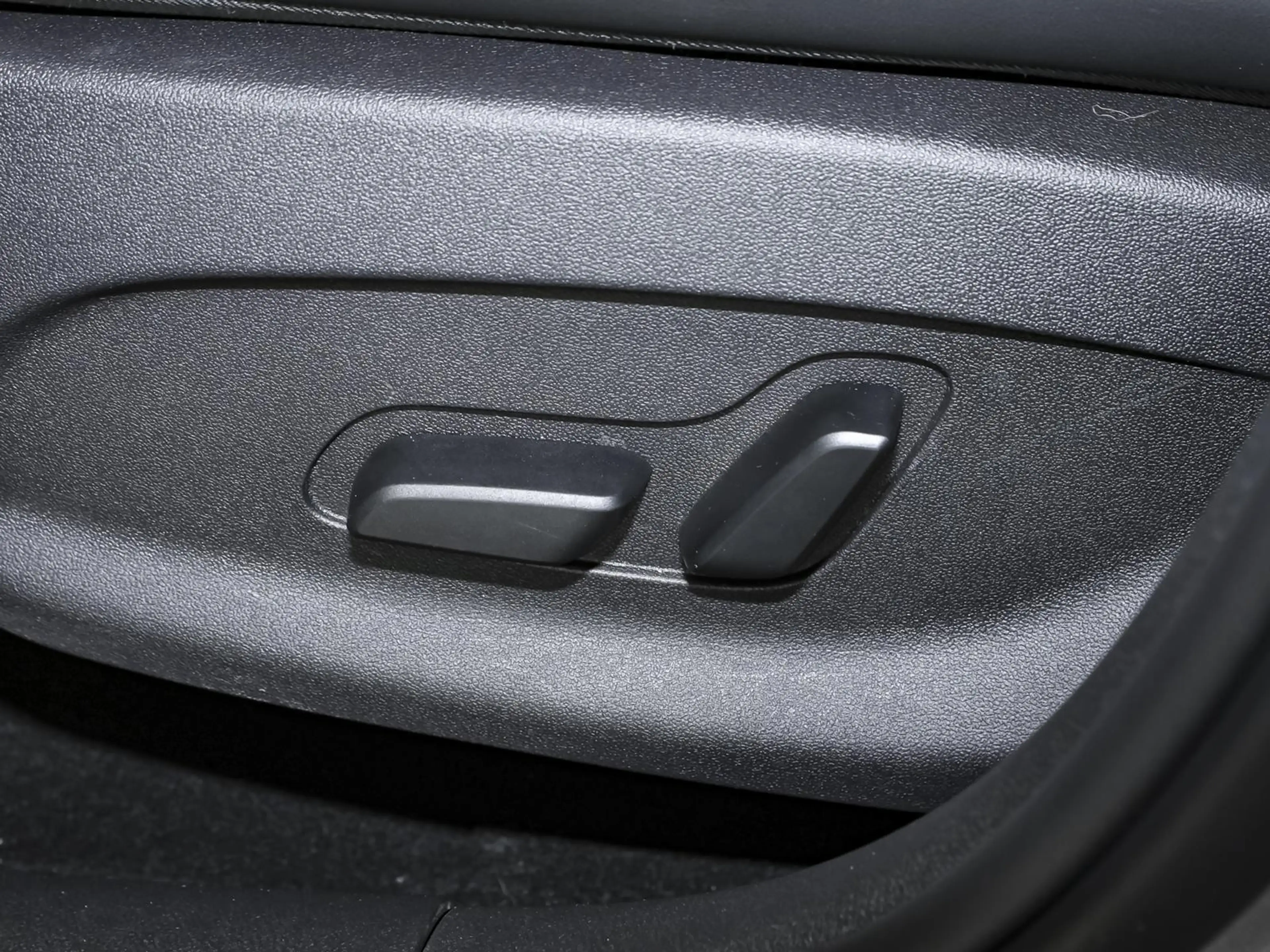 BYD Atto 2 DM-i Boost LEDER NAVI SHZ PDC KLIMA BT ZV — photo 10