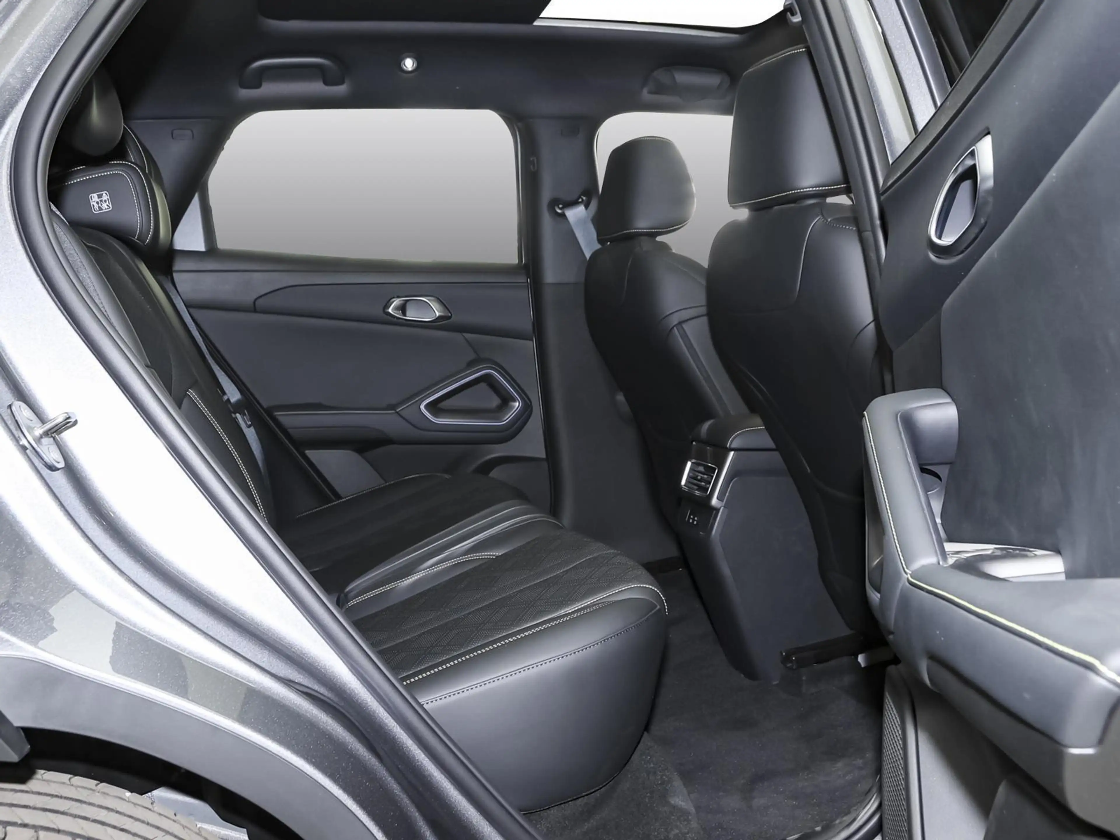 BYD Atto 2 DM-i Boost LEDER NAVI SHZ PDC KLIMA BT ZV — photo 4
