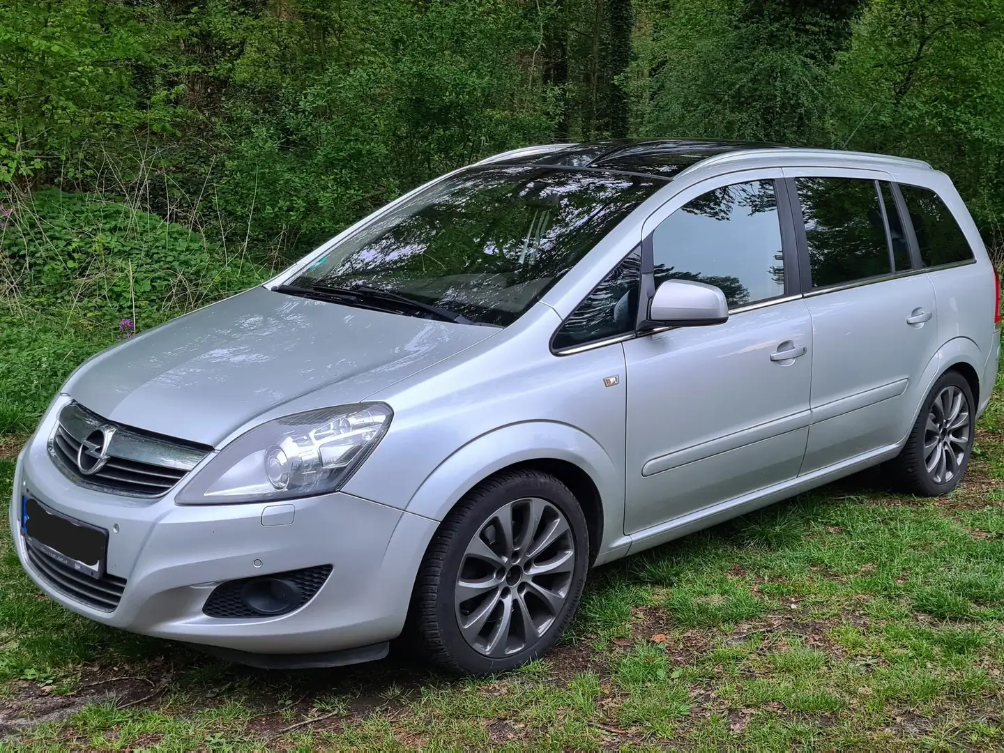 Opel Zafira Zafira 1.7 CDTI ecoFLEX Innovation 110 Jahre Silber - 1