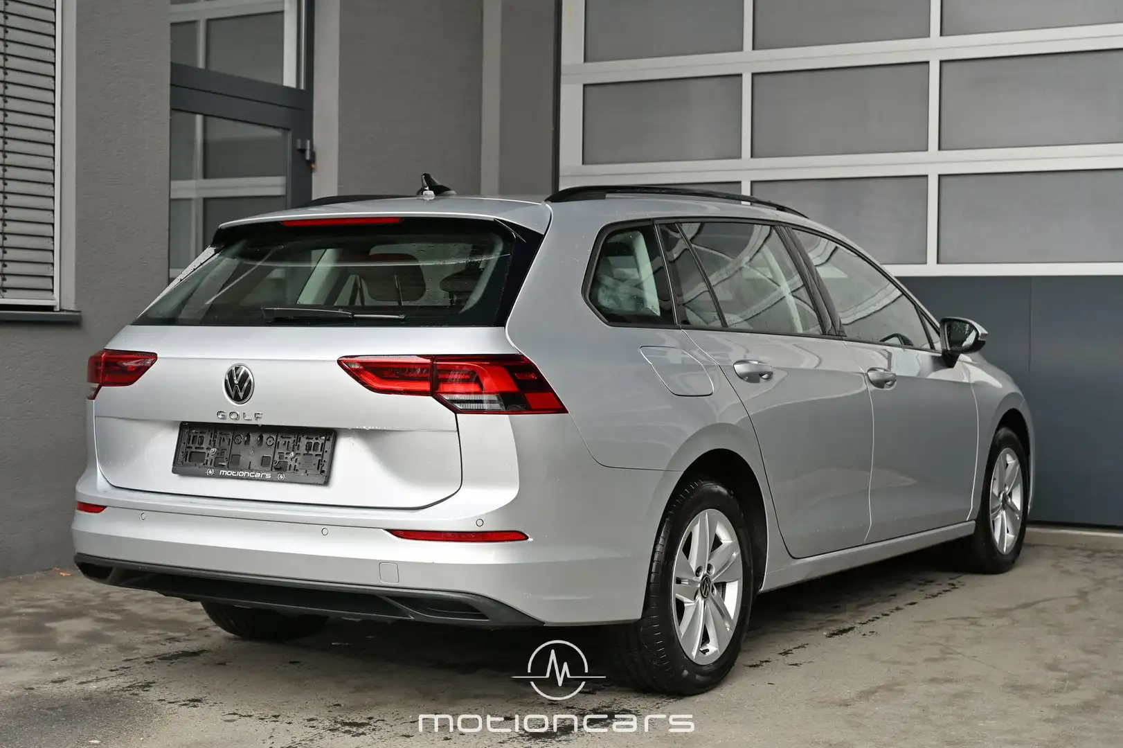 Volkswagen Golf VIII 2.0 TDI Life Pickerl NEU Silber - 2