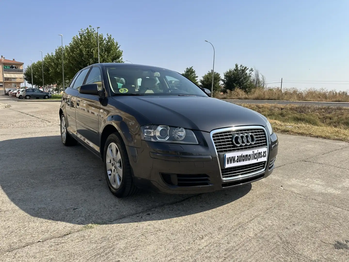 Audi A3 Sportback 2.0TDI Ambiente S-Tronic Noir - 1