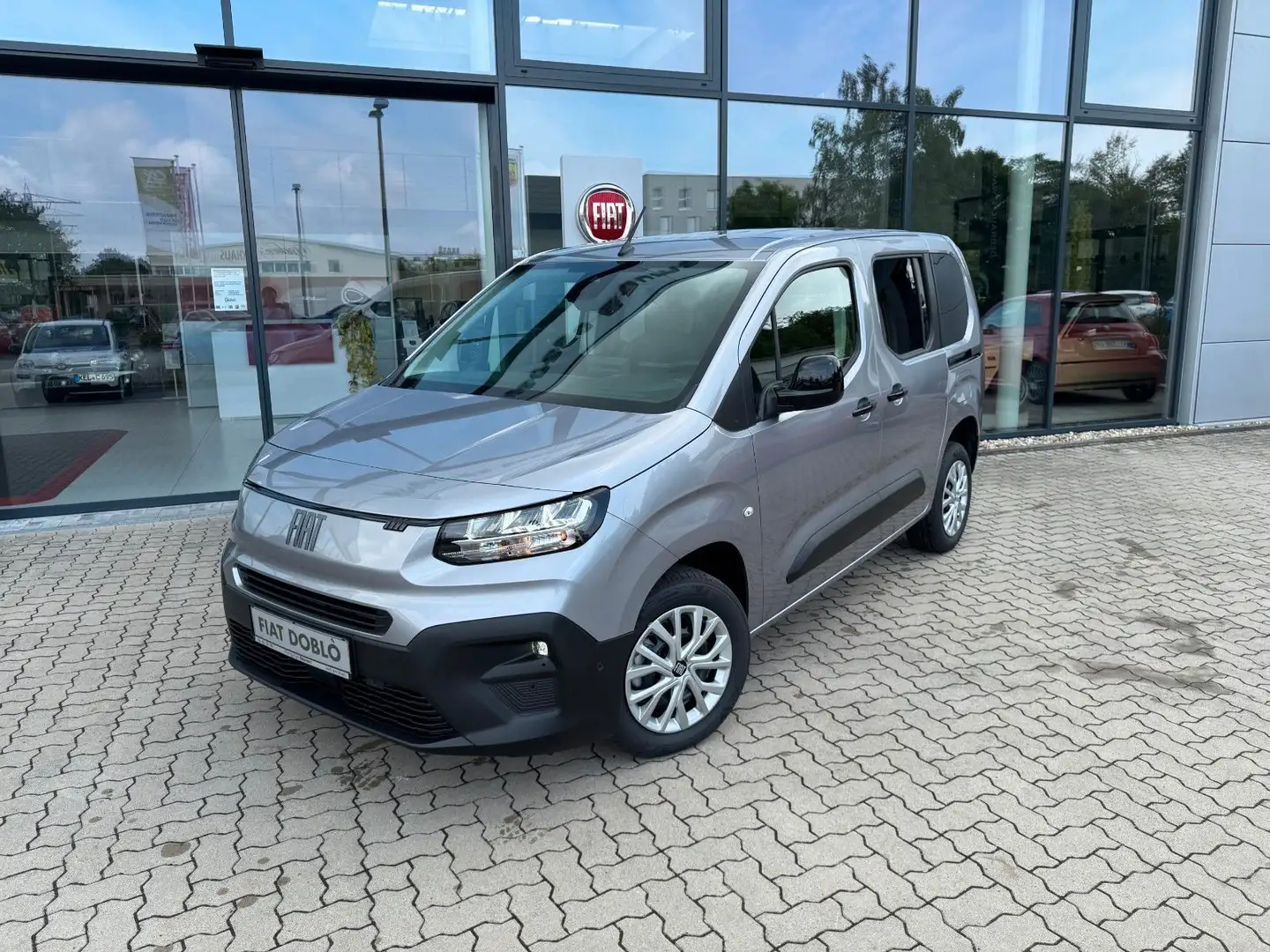 Fiat Doblo Kombi 5-Sitzer DIESEL 1.5 131 AutomatikN1 Grau - 1