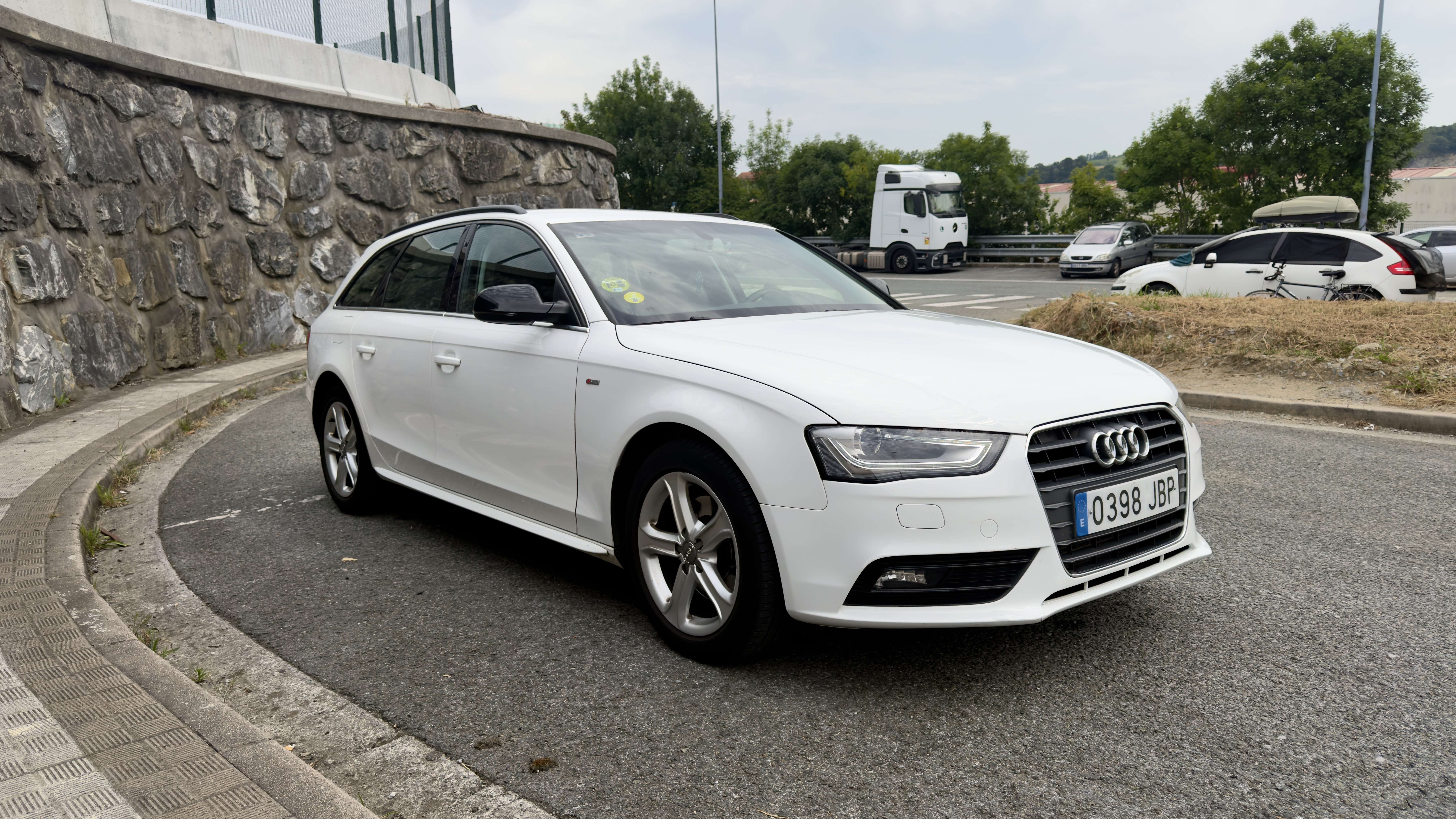 Audi A4 Avant 2.0TDI DPF S line edition Mult. 150 - foto 1
