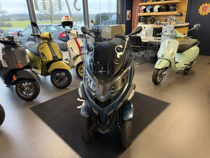 Piaggio MP3 530