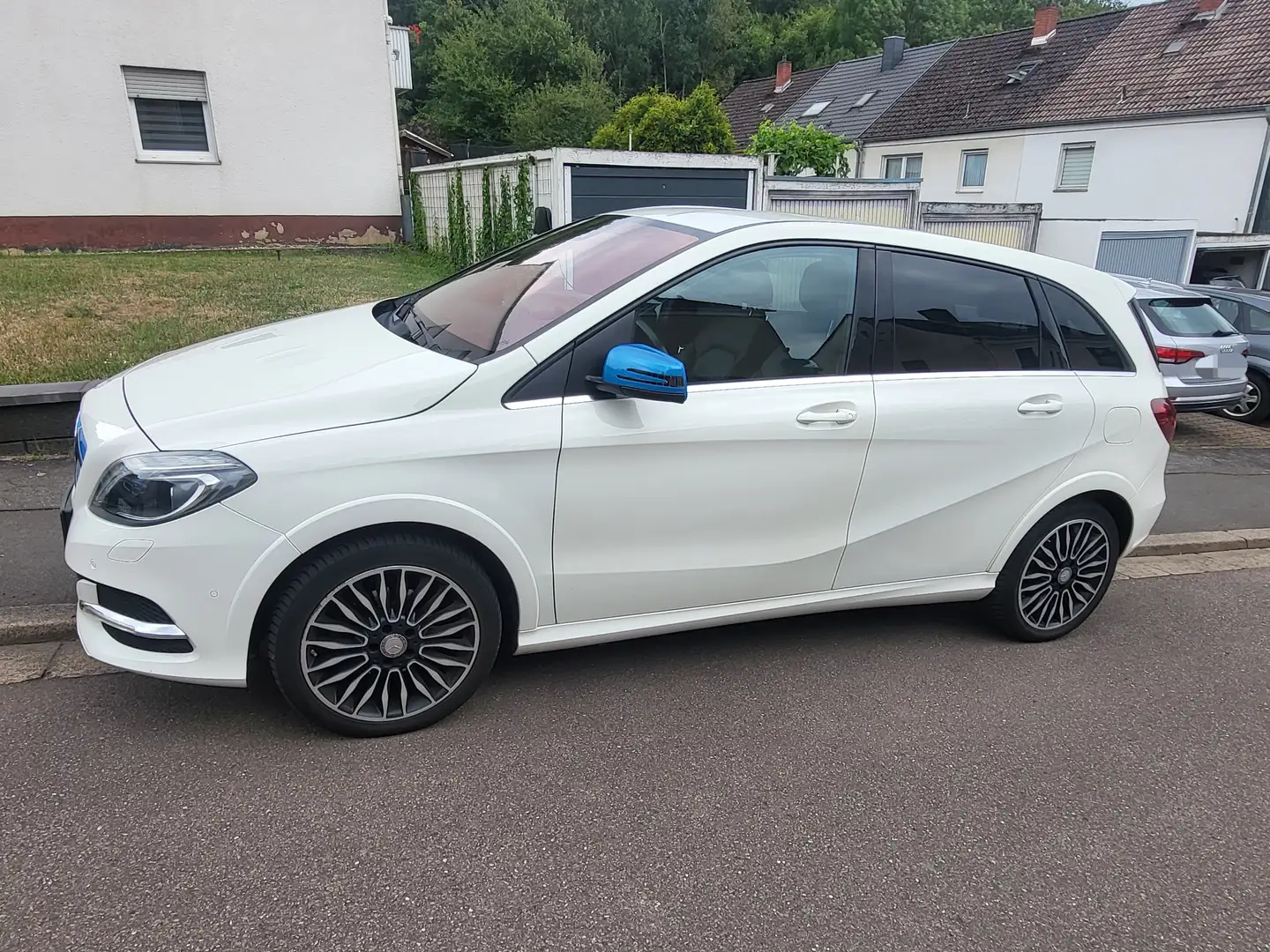Mercedes-Benz B Electric Drive B (Electric Drive) 250 e Urban Weiß - 2