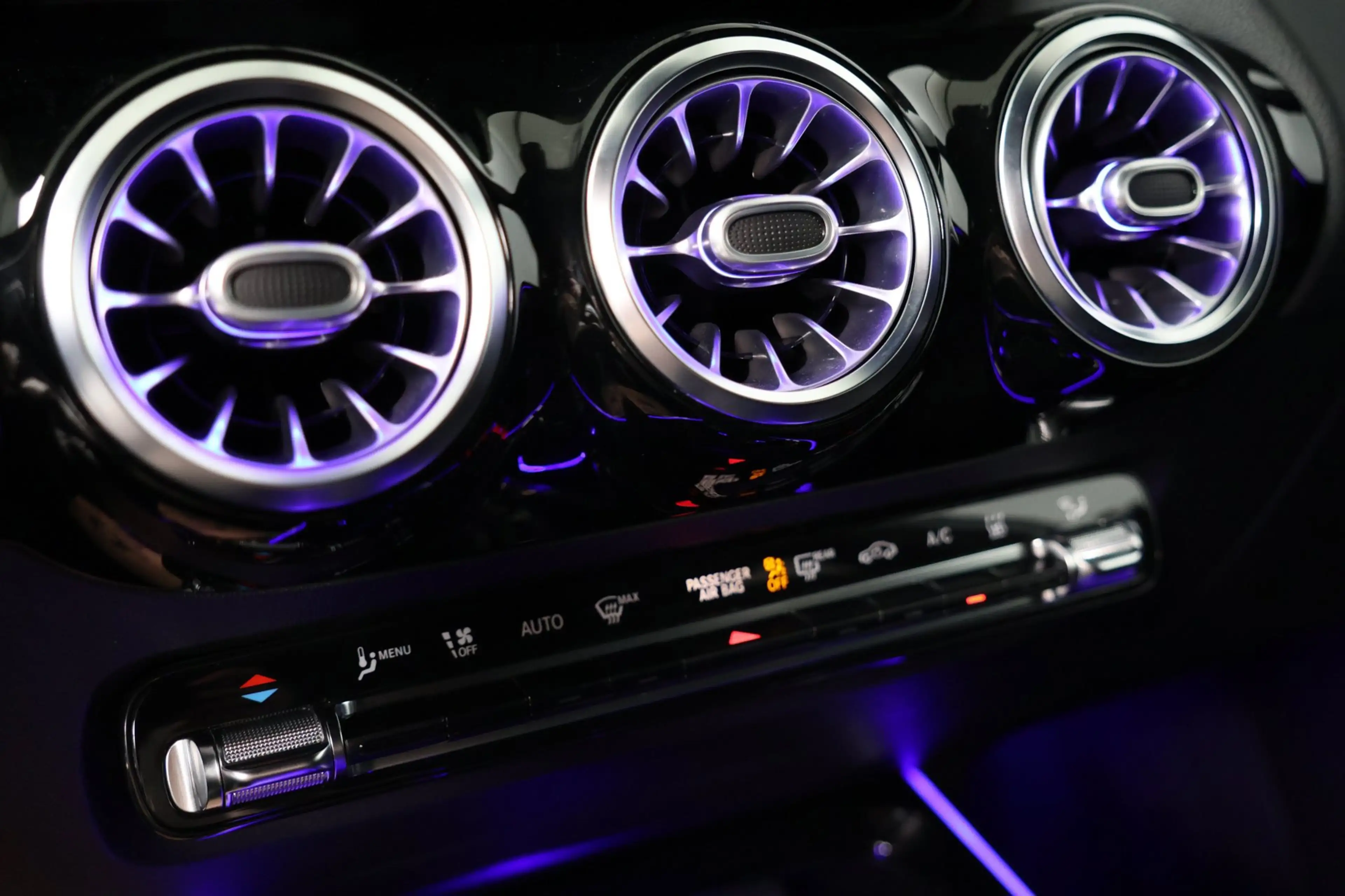 Mercedes-Benz GLA 250 e AMG Night Pakket — photo 8