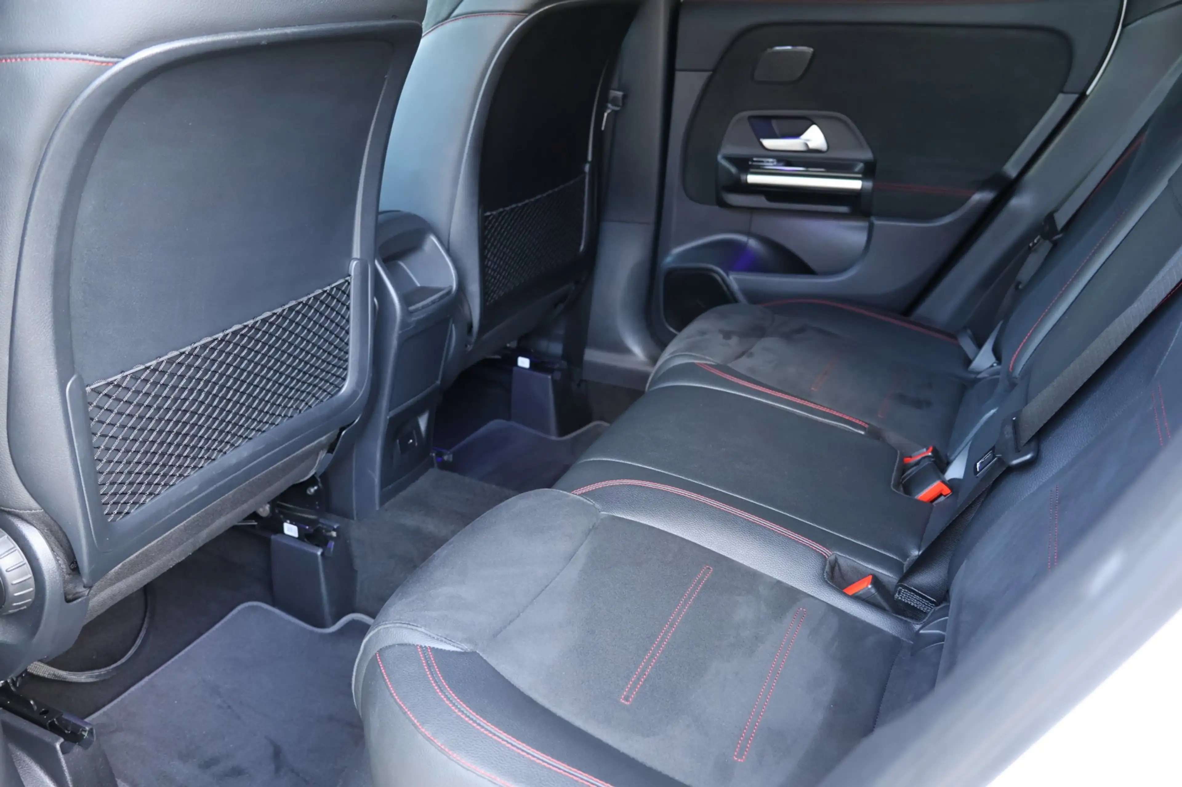 Mercedes-Benz GLA 250 e AMG Night Pakket — photo 26