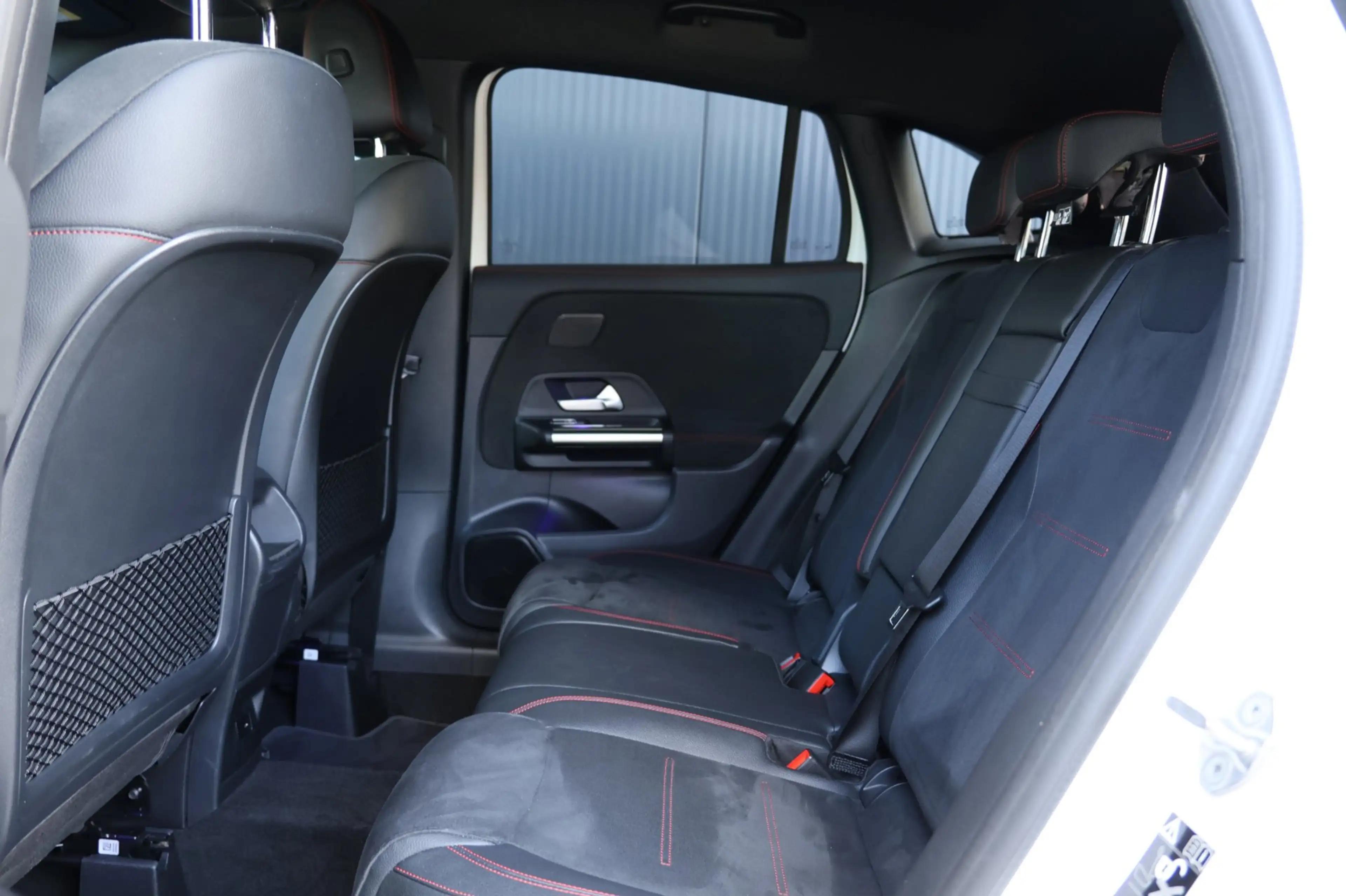 Mercedes-Benz GLA 250 e AMG Night Pakket — photo 25