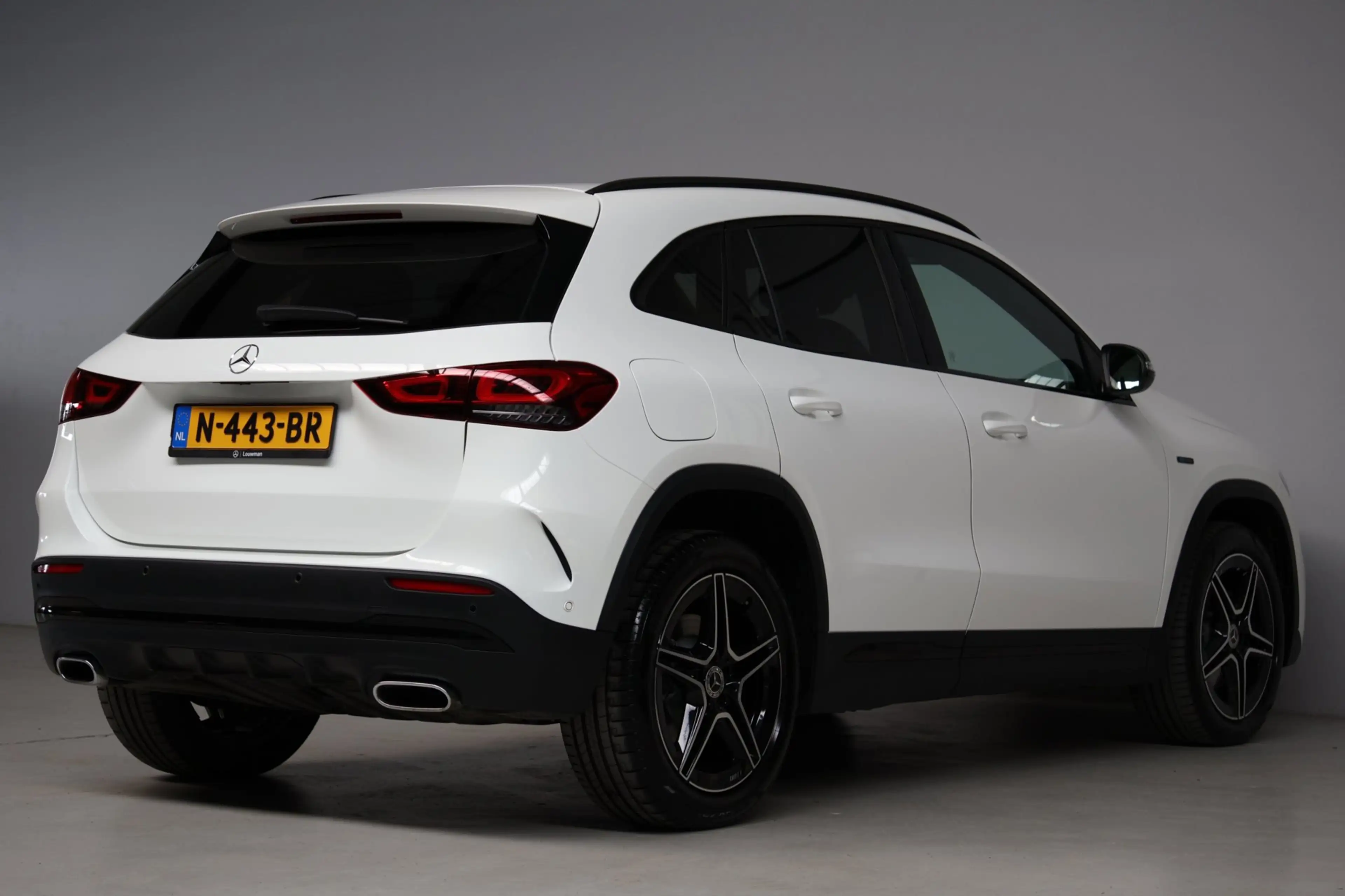 Mercedes-Benz GLA 250 e AMG Night Pakket — photo 34