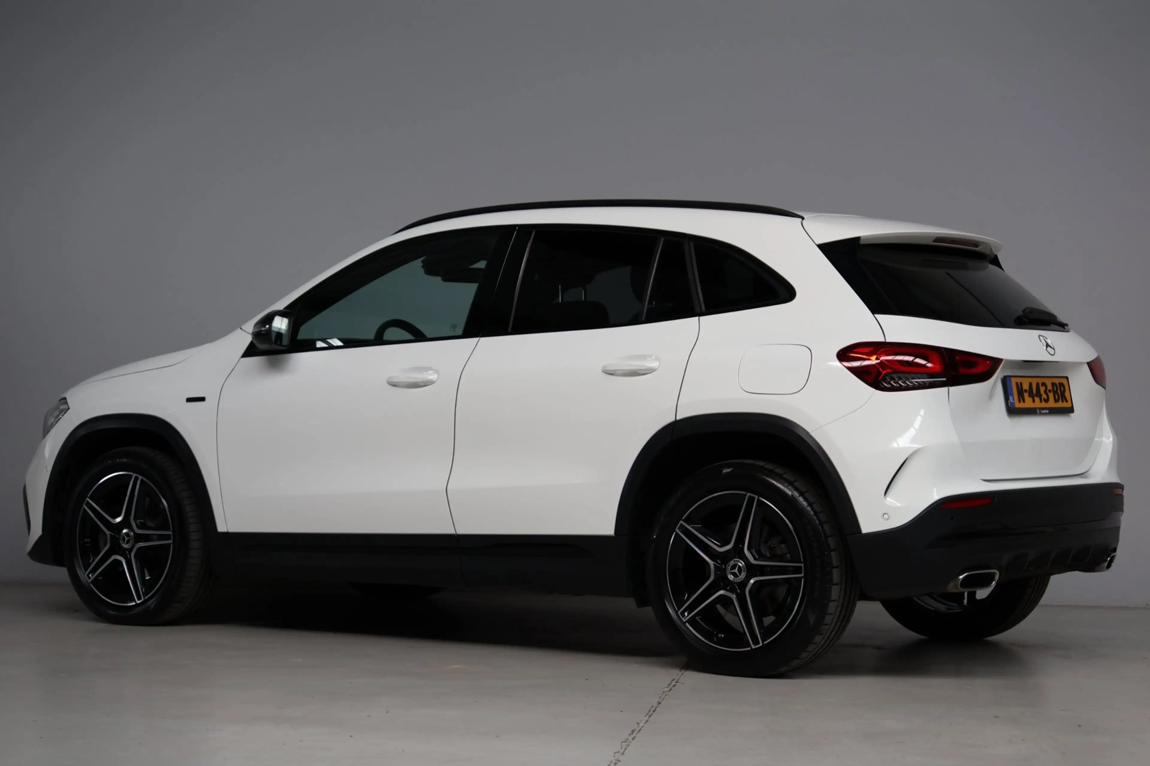 Mercedes-Benz GLA 250 e AMG Night Pakket — photo 19