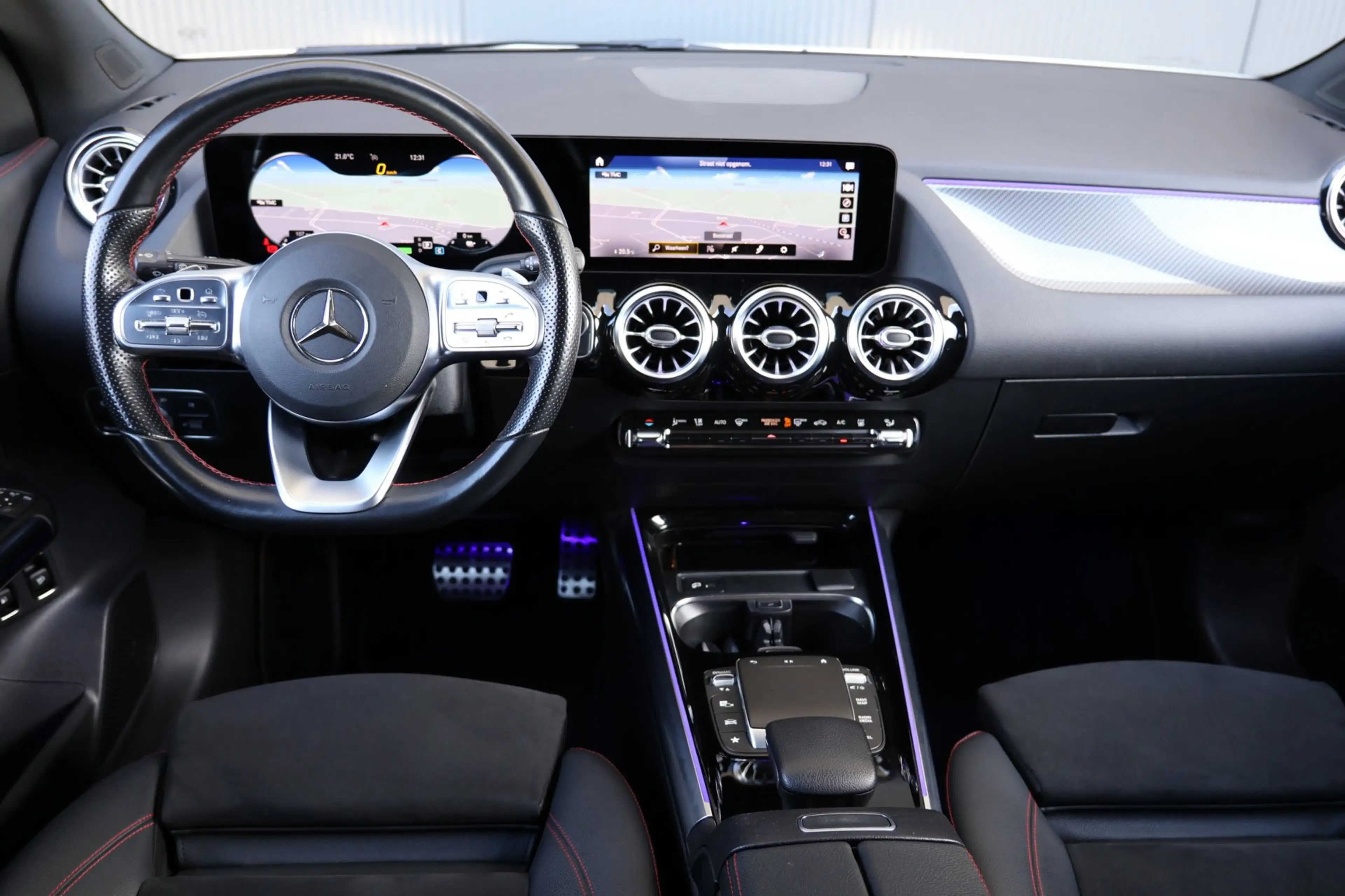 Mercedes-Benz GLA 250 e AMG Night Pakket — photo 3