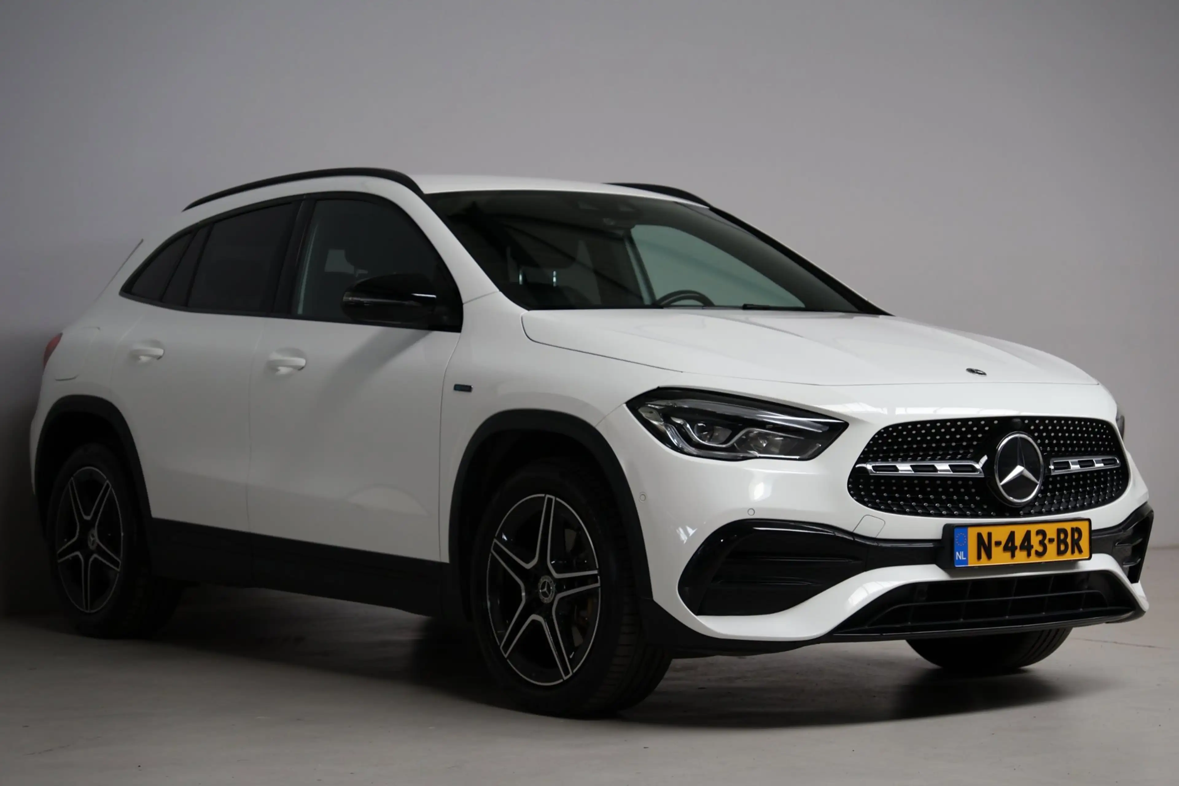 Mercedes-Benz GLA 250 e AMG Night Pakket — photo 29