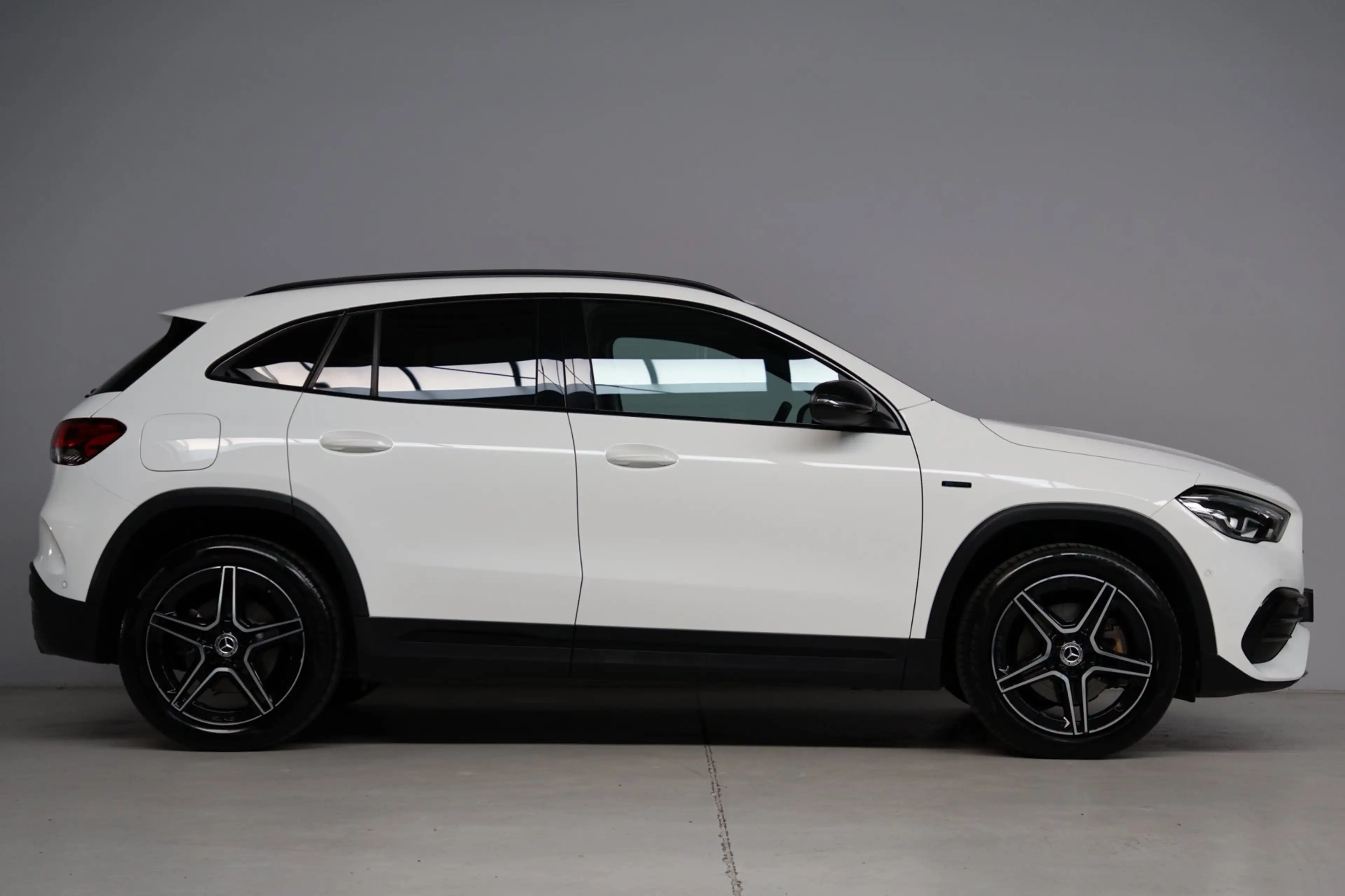 Mercedes-Benz GLA 250 e AMG Night Pakket — photo 12