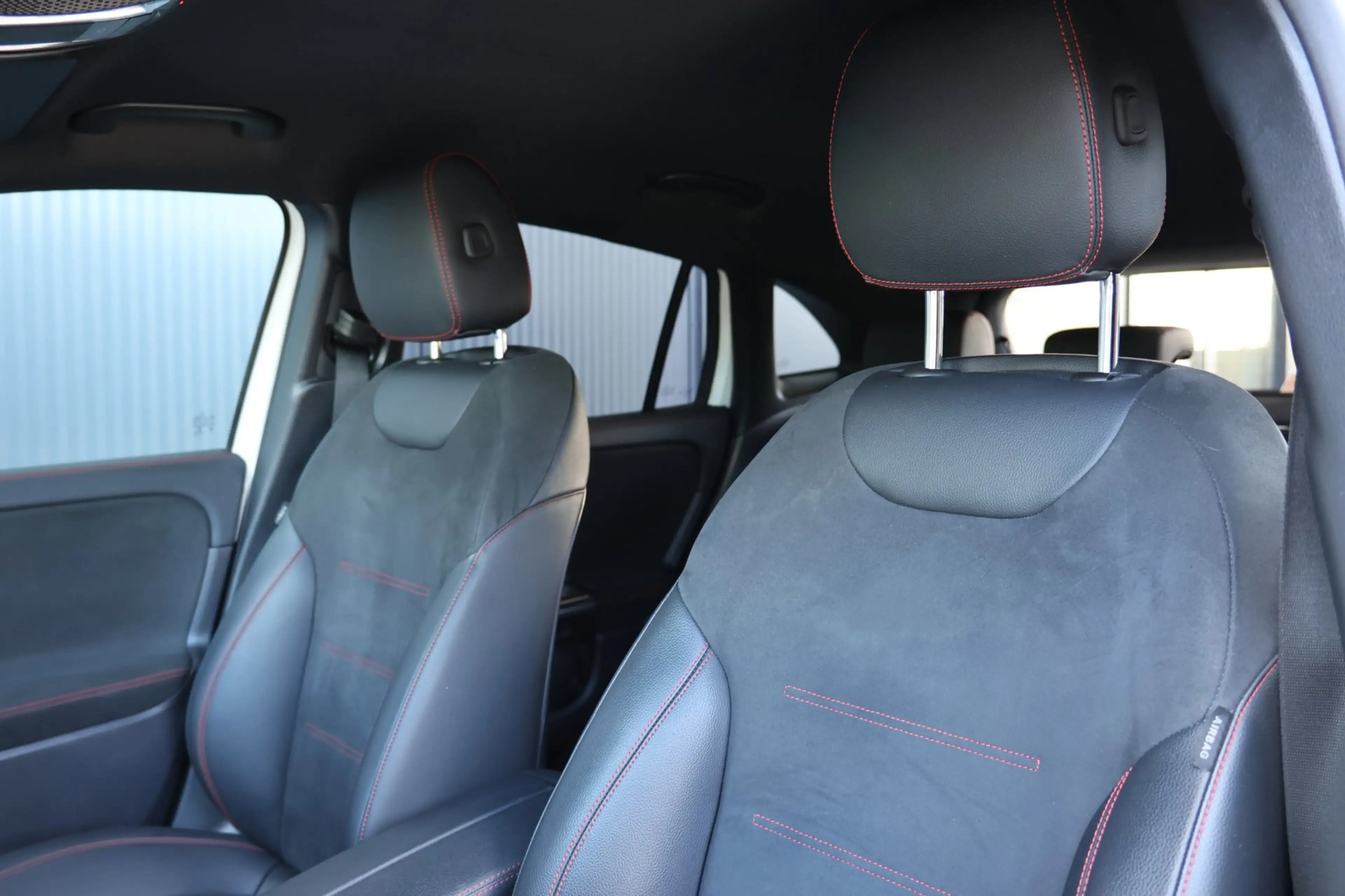 Mercedes-Benz GLA 250 e AMG Night Pakket — photo 22