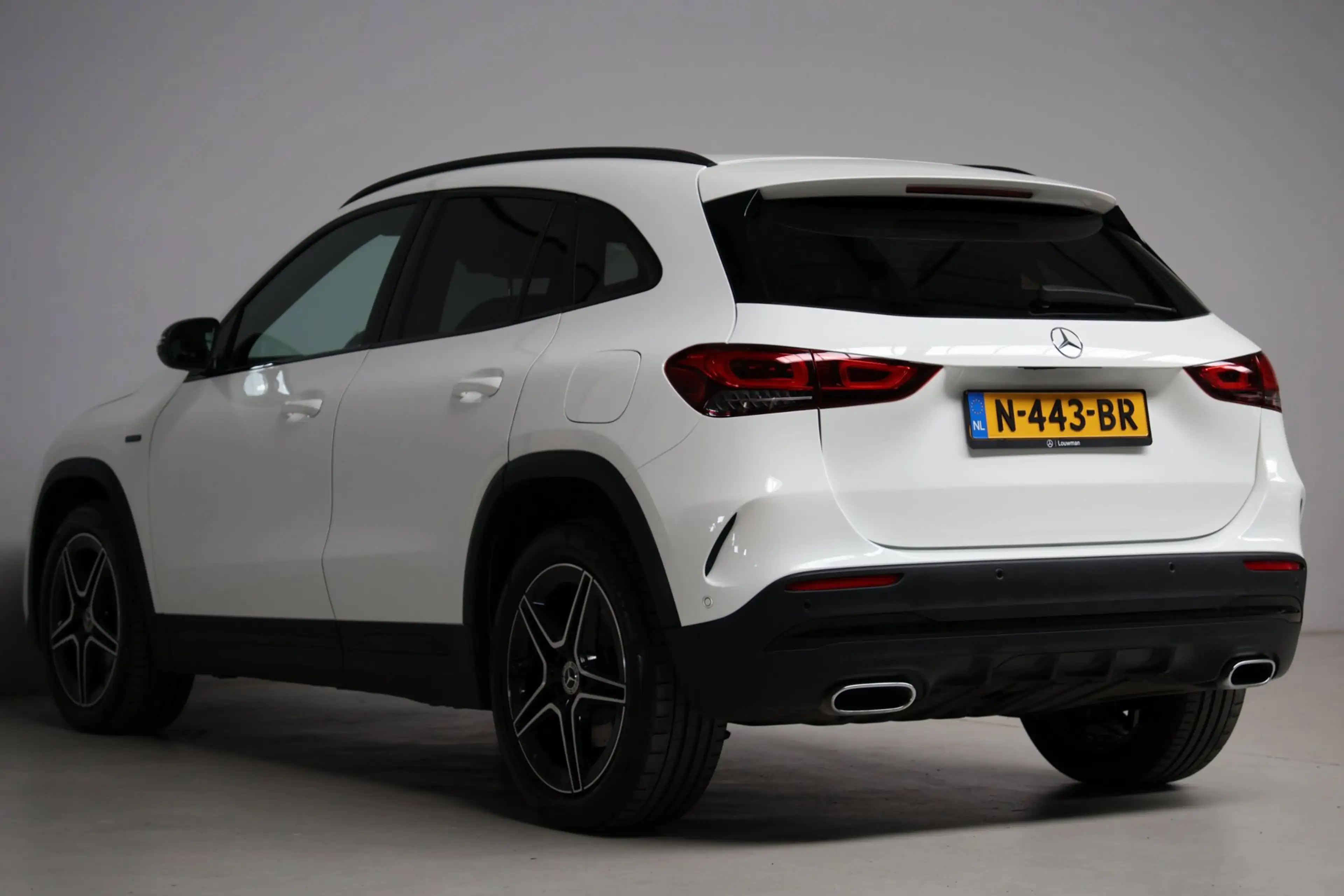 Mercedes-Benz GLA 250 e AMG Night Pakket — photo 32