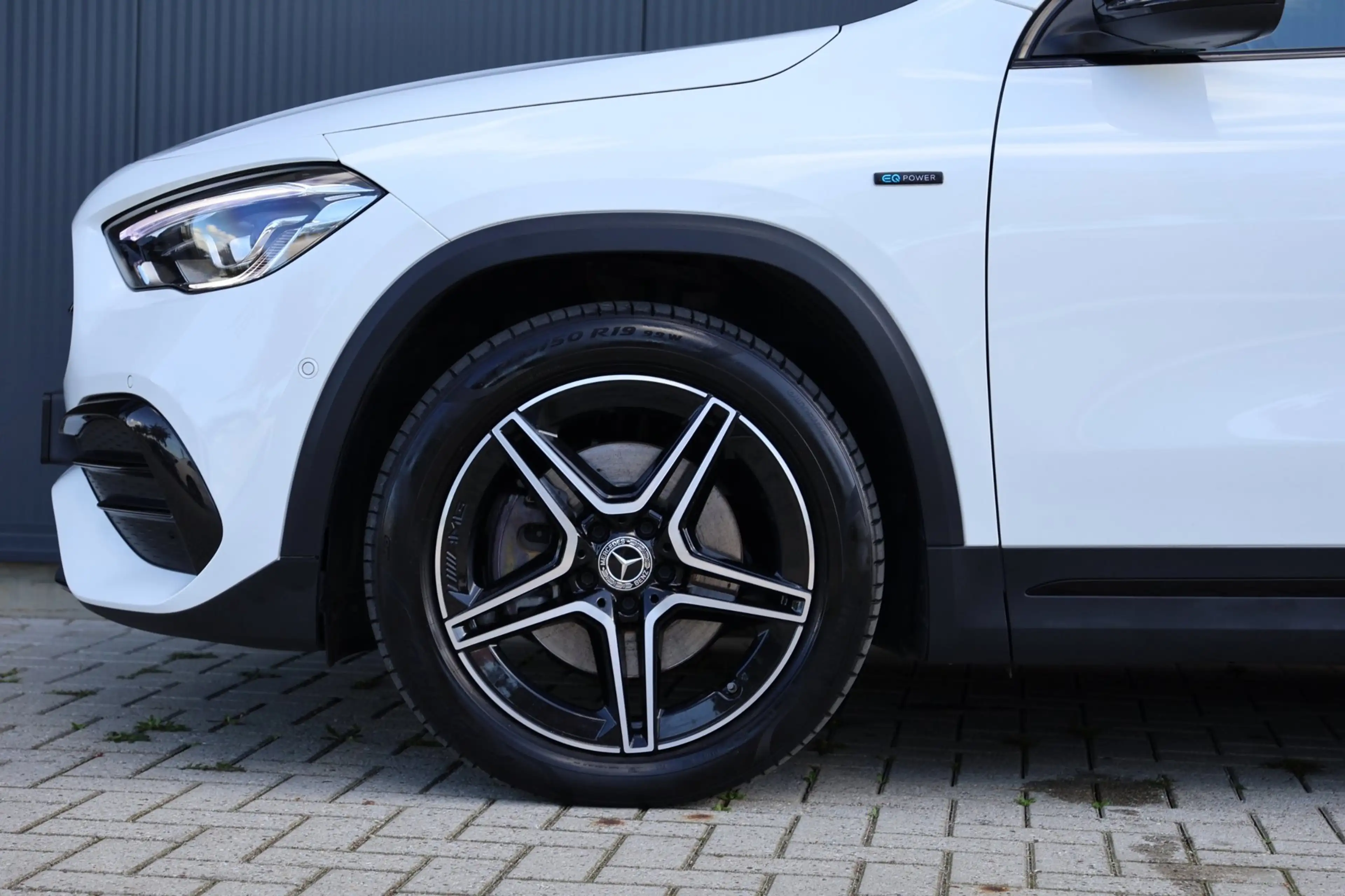 Mercedes-Benz GLA 250 e AMG Night Pakket — photo 35