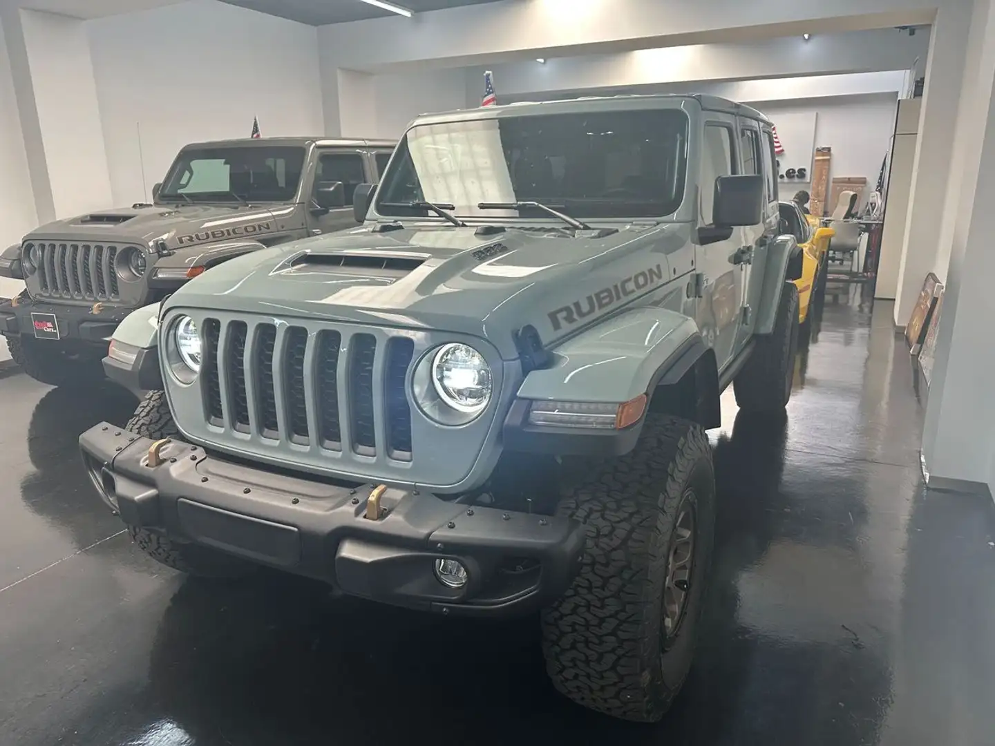 Jeep Wrangler Rubicon Hemi 392 Gris - 2