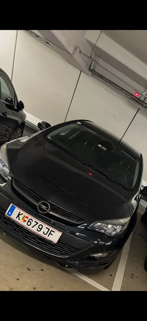 Opel Astra J Notchback Schwarz - 2