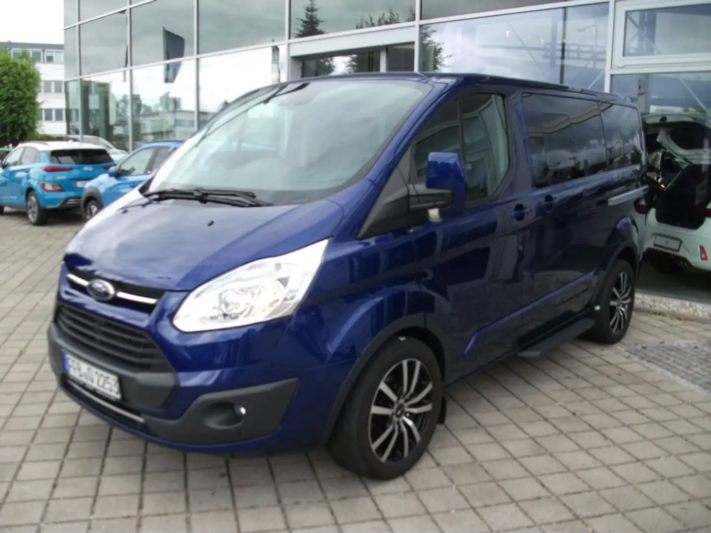 Ford Tourneo Custom 310 L1H1 VA Autm. Titanium Business Edition Kék - 1