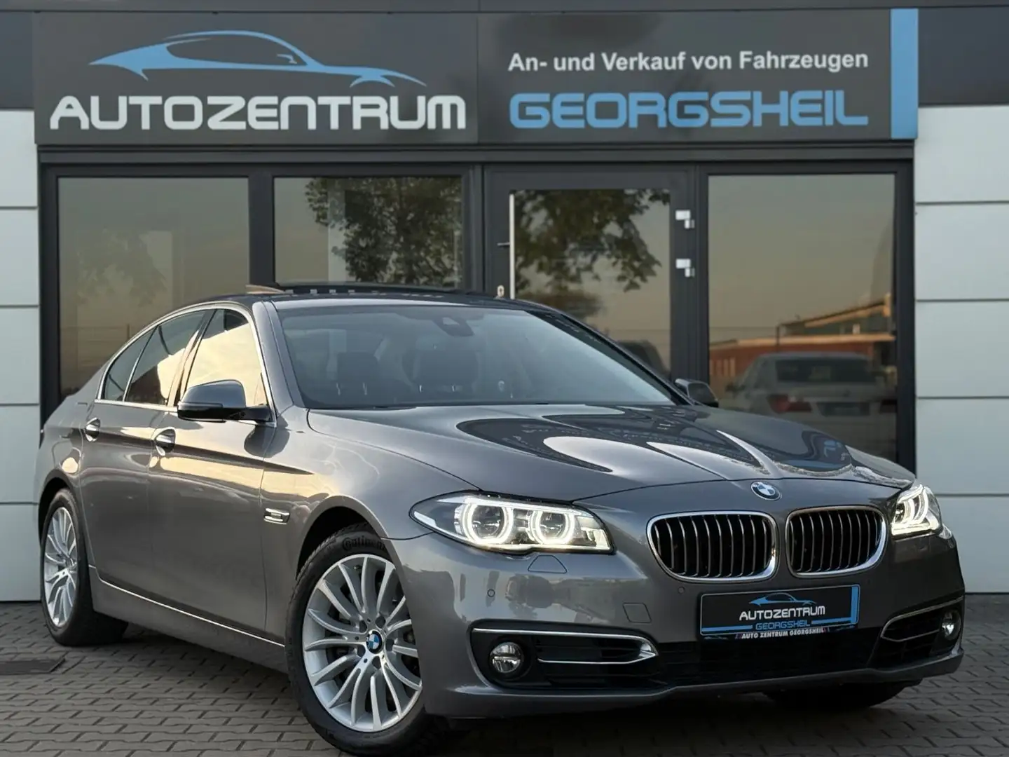 BMW 525 d Limousine-Luxury-line-Adaptive-LED-R-Cam Grau - 1