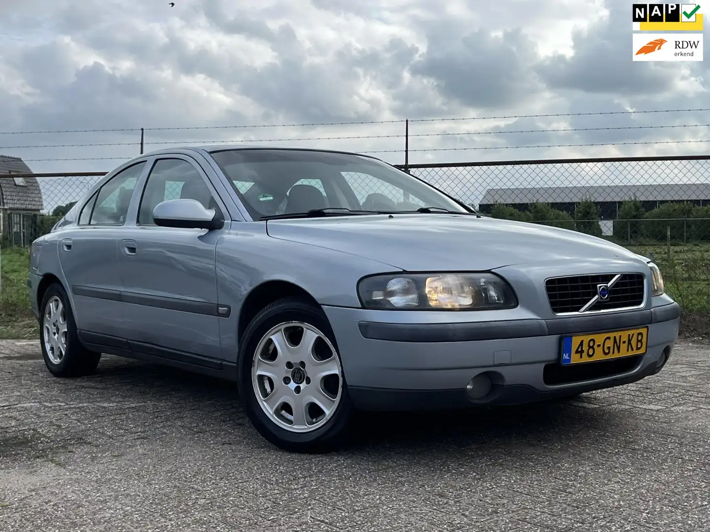 Volvo S60 2.4 Airco Trekhaak APK tot november 2025! Gris - 1