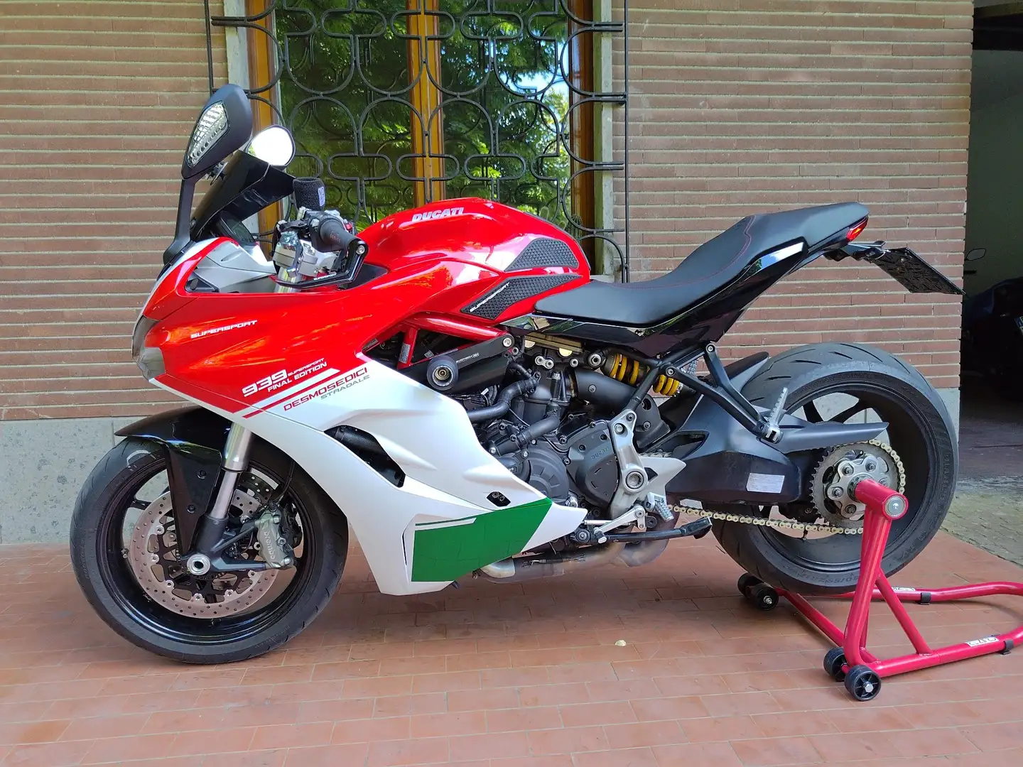 Ducati SuperSport Base Piros - 2