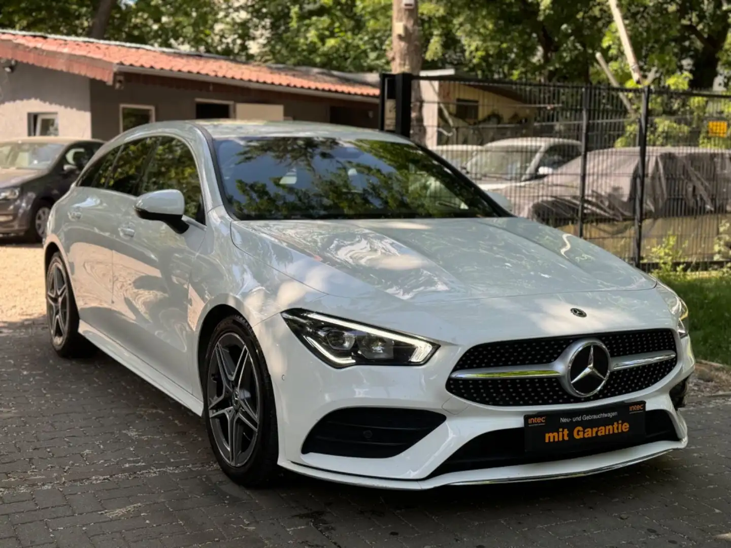 Mercedes-Benz CLA 200 AMG Paket,Widescreen Weiß - 2