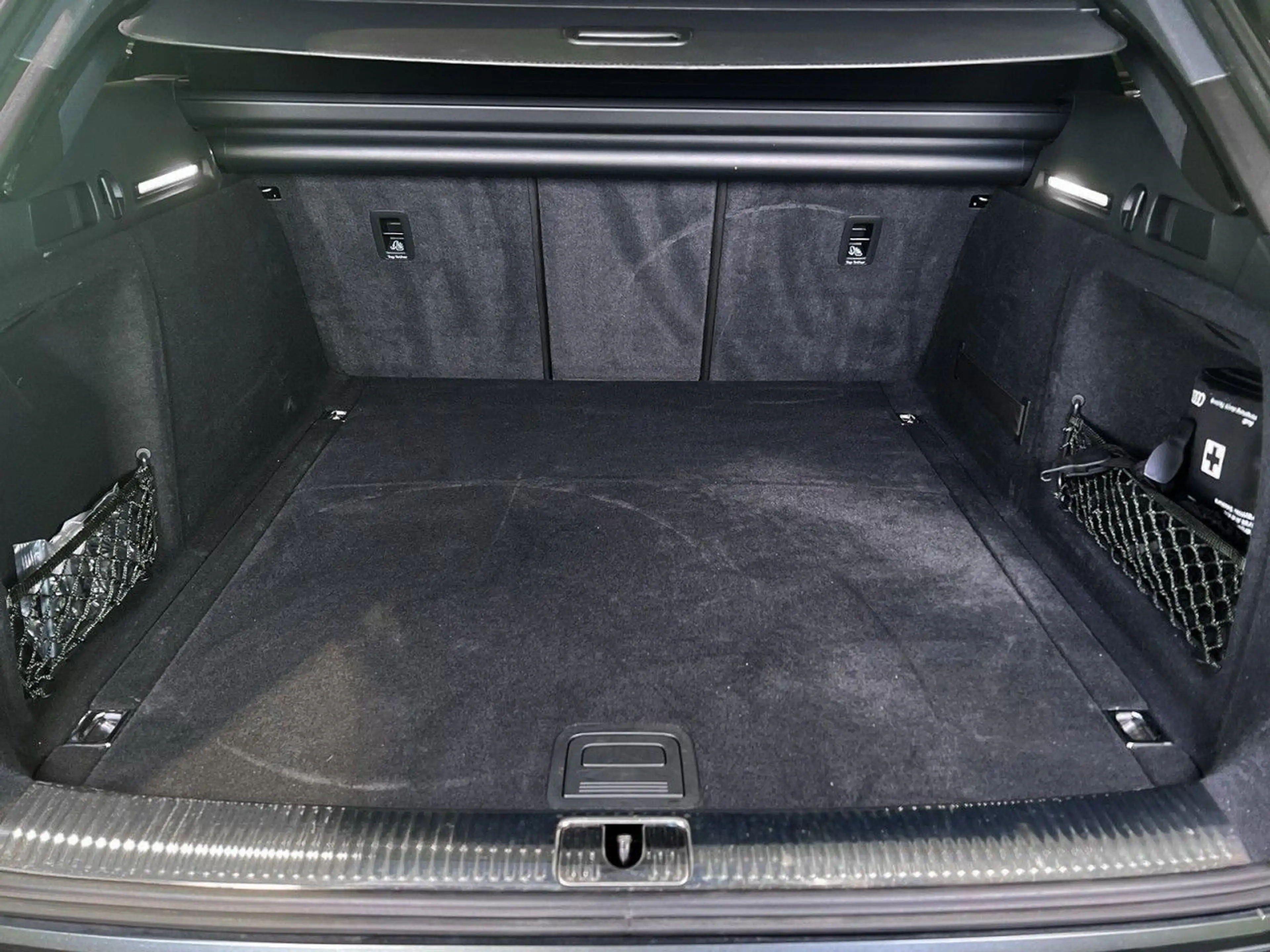 Audi RS4 Avant TFSI tiptronic B&O Panorama Navi+ RFK Klima — photo 11