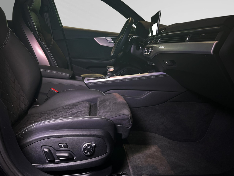 Audi RS4 Avant TFSI tiptronic B&O Panorama Navi+ RFK Klima — photo 9