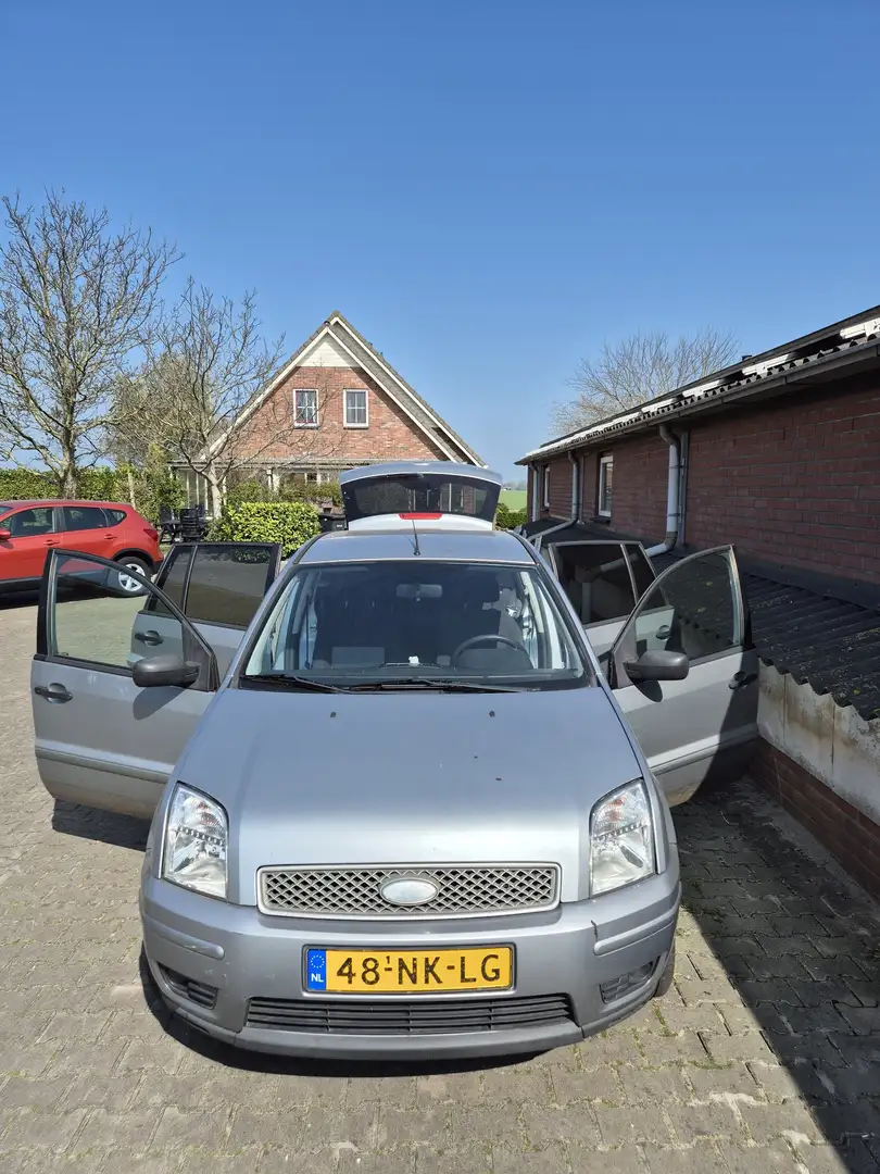 Ford Fusion 1.6-16V Fusion+ Grijs - 2