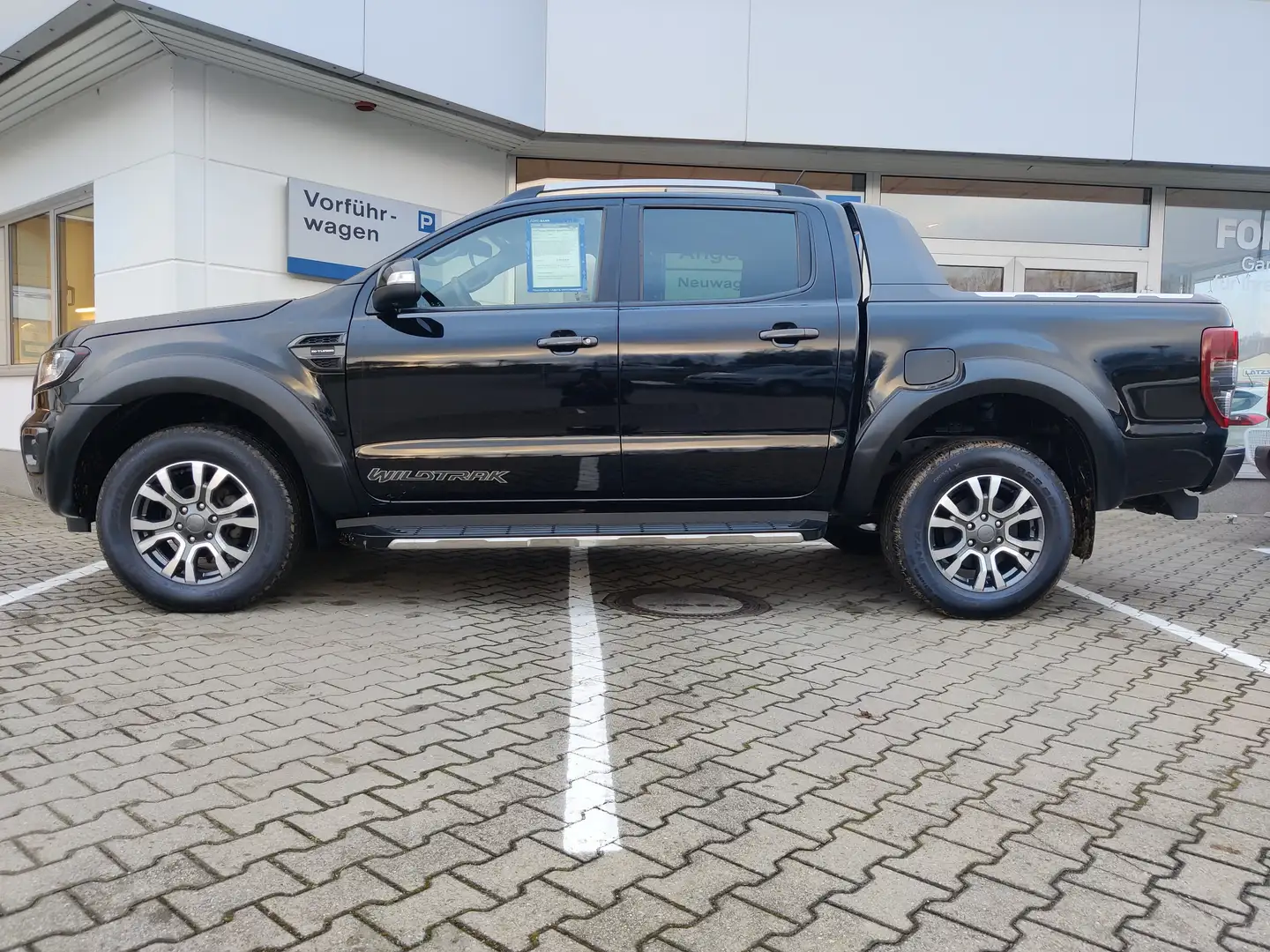 Ford Ranger Wildtrak Doppelkabine 4x4 Schwarz - 2