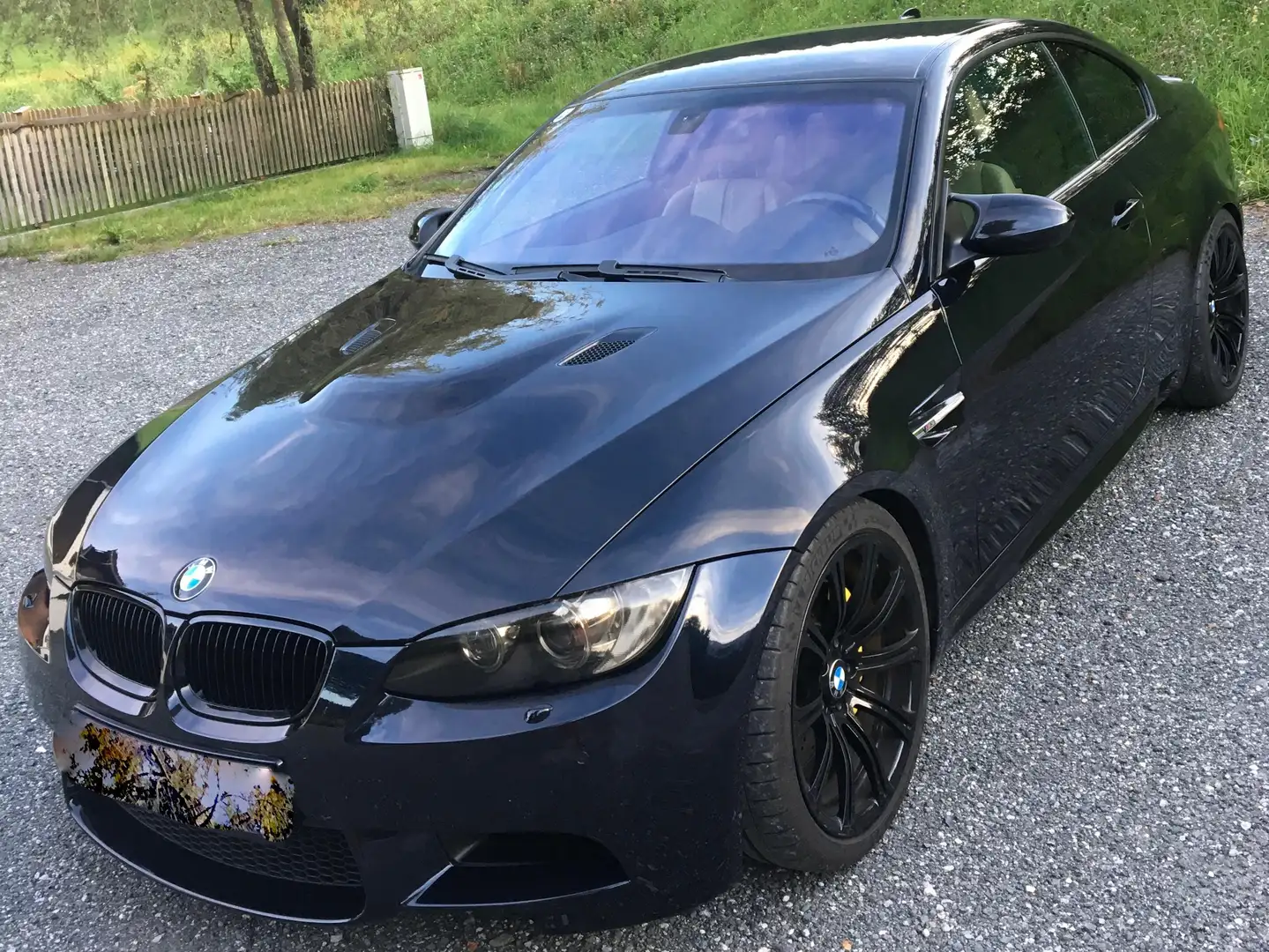 BMW M3 E92 Jerez-Schwarz-Metallic mit Special Edition GPOWER SK II Kit Schwarz - 1