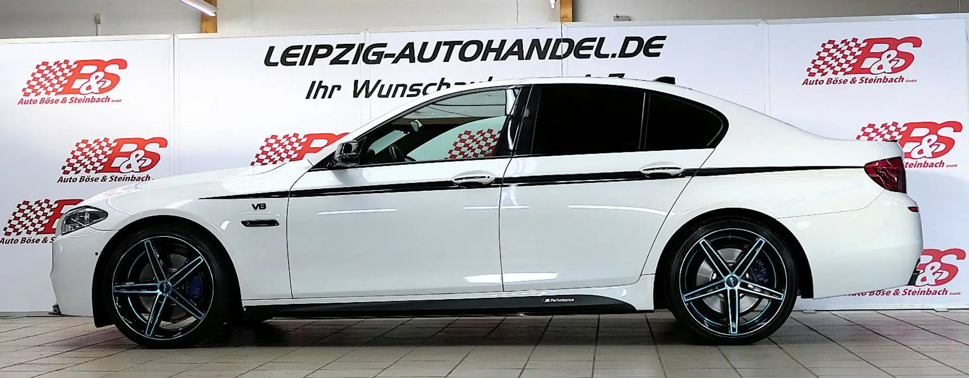 BMW 550 i xDrive M-Sportpaket*LED*NAV*KAM*GRA* Белый - 2