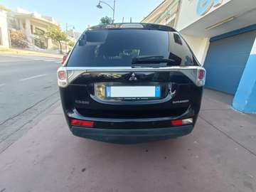 Outlander 2.2 diesel 4x4