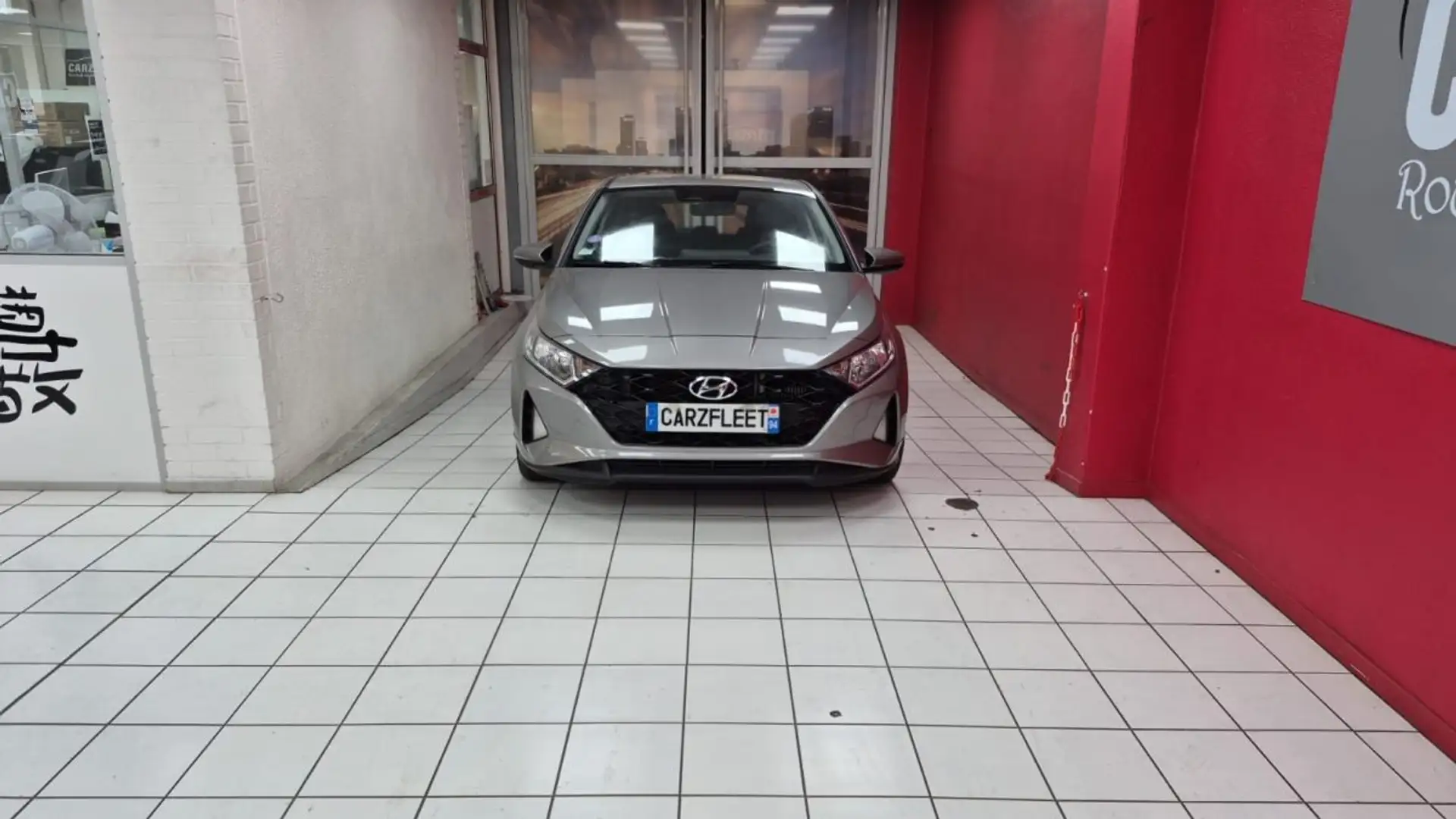 Hyundai i20 BERLINE 1.0 100ch 48V BUSINESS/1 ERE MAIN/EXPORT ALGERIE 12790 HT Gris - 2