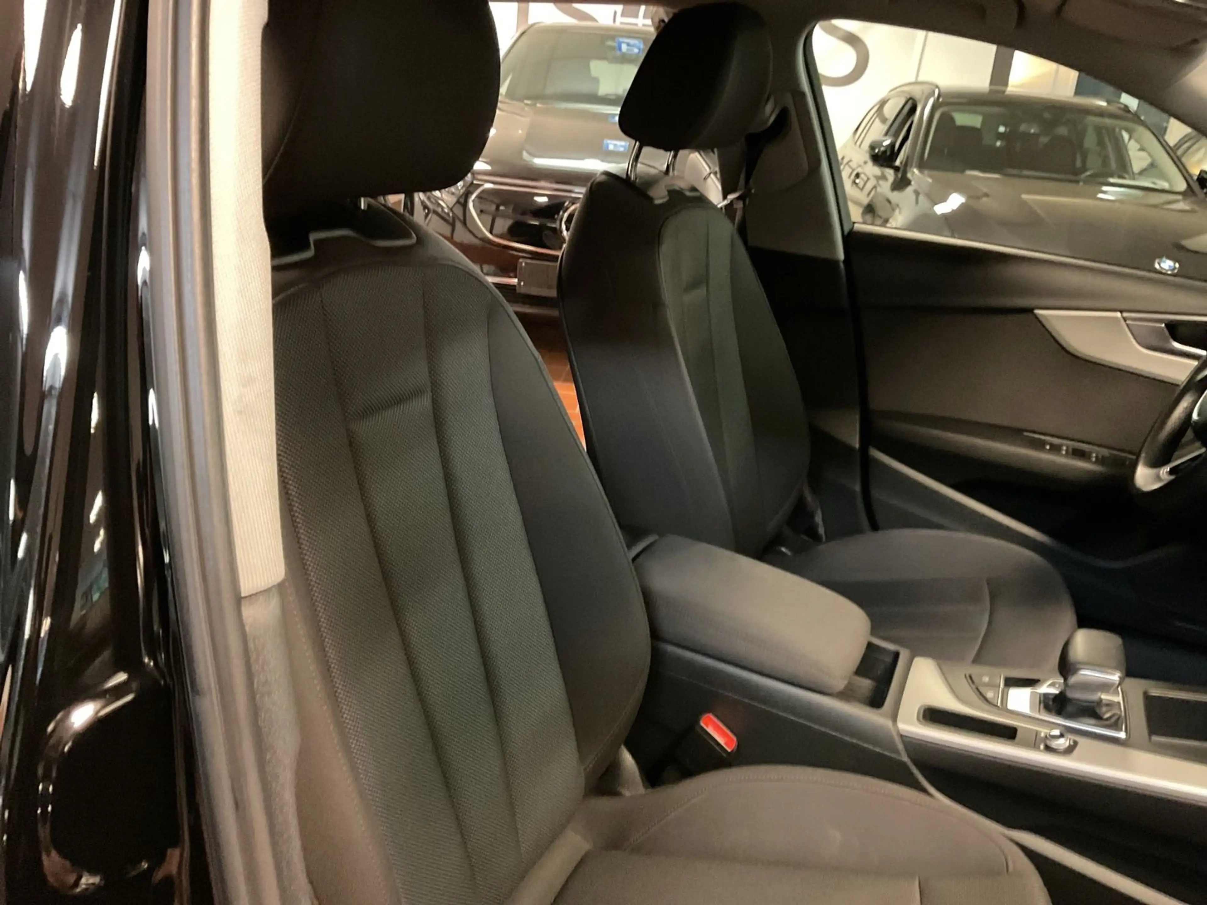 Audi A4 allroad Allroad  40 TDI quattro LED,Navi,Standheizung — photo 13