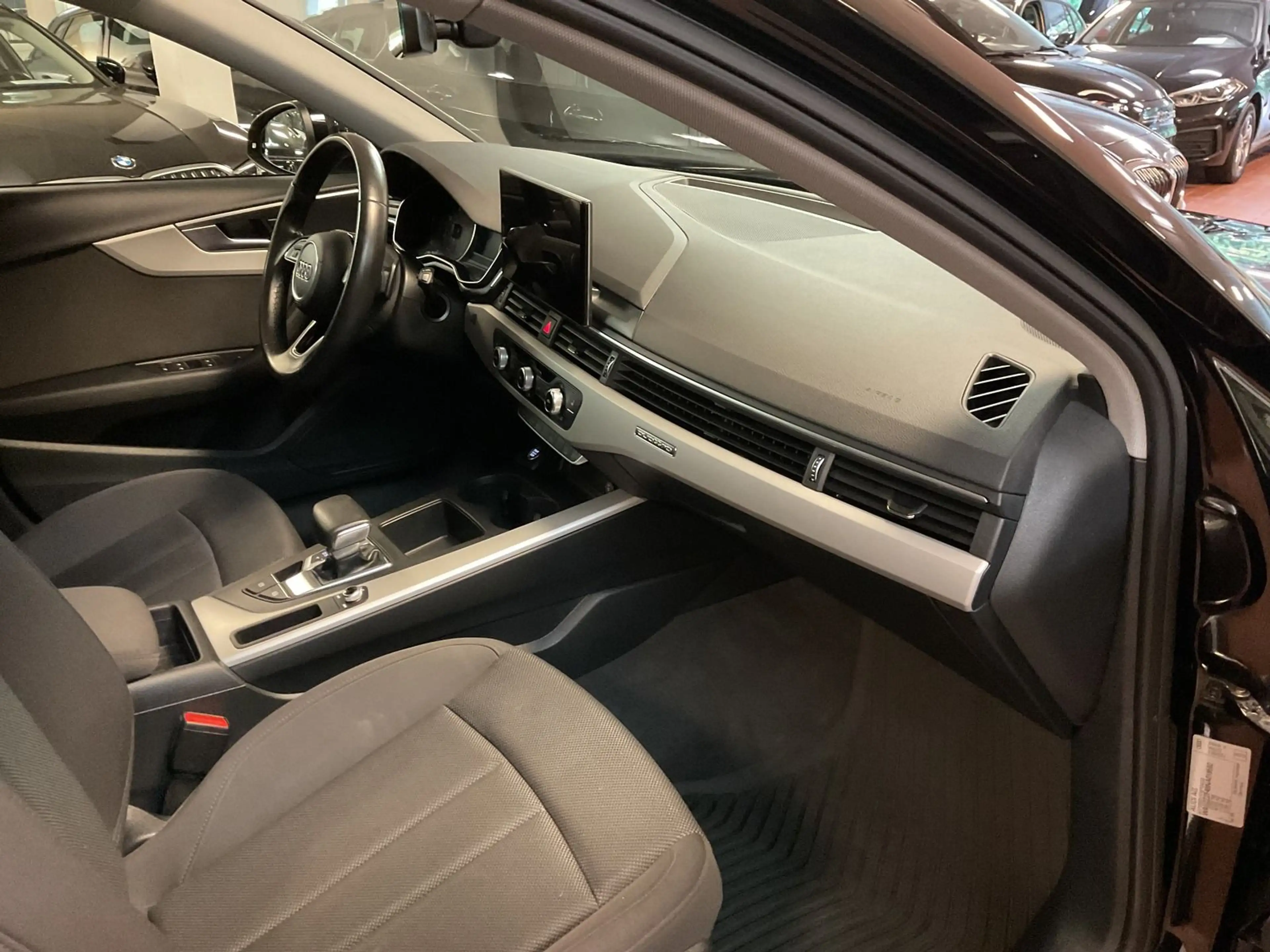Audi A4 allroad Allroad  40 TDI quattro LED,Navi,Standheizung — photo 11