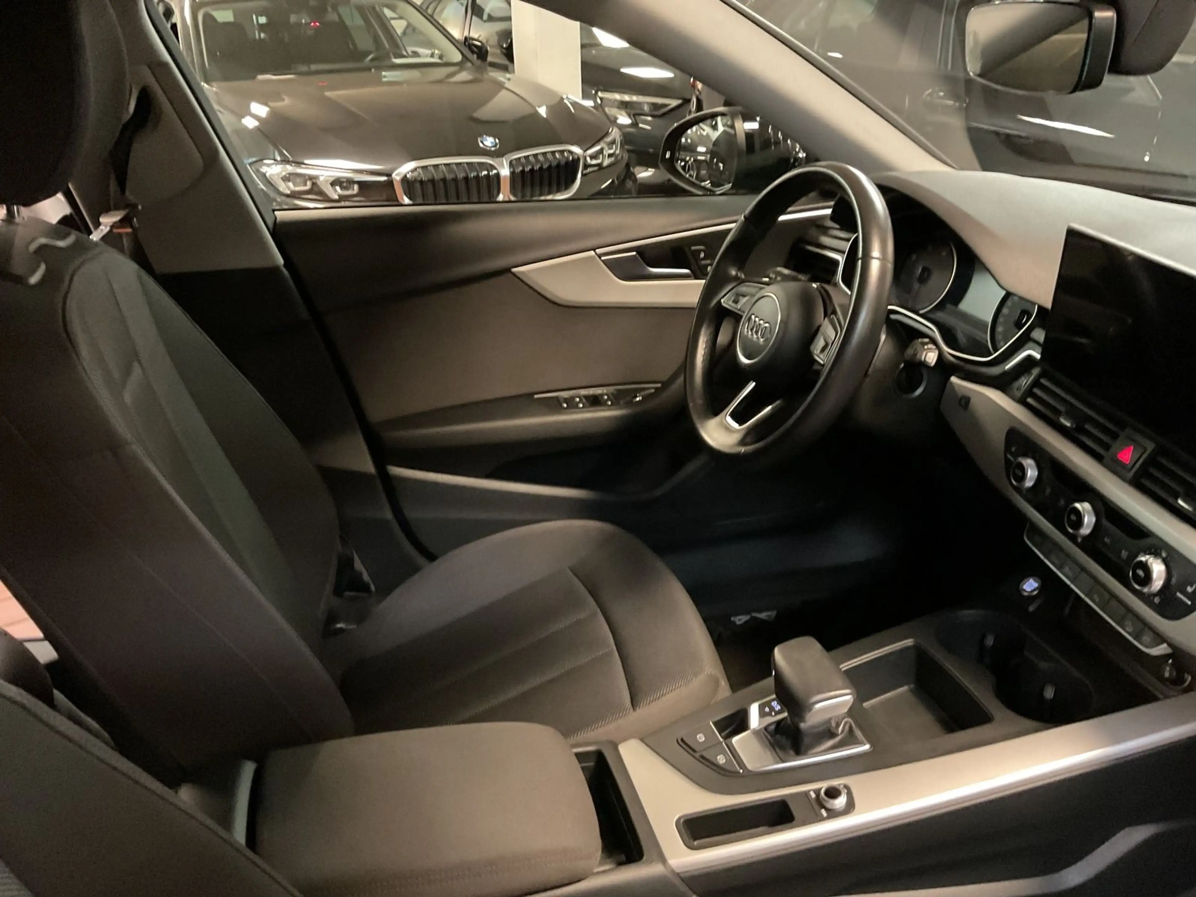 Audi A4 allroad Allroad  40 TDI quattro LED,Navi,Standheizung — photo 14
