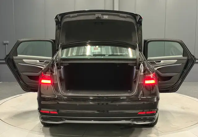 Audi A6 view 7