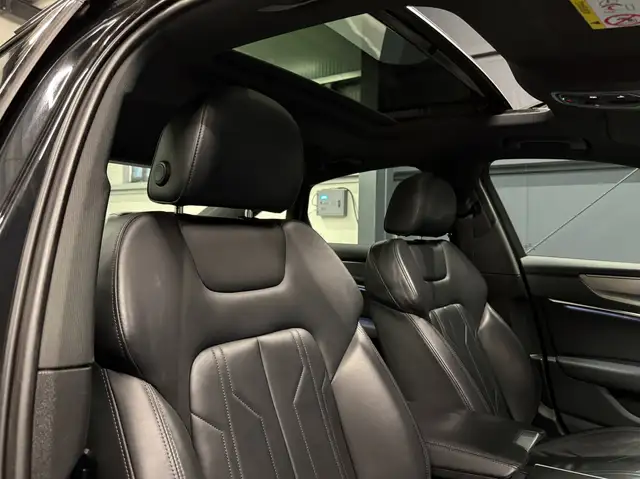 Audi A6 view 12