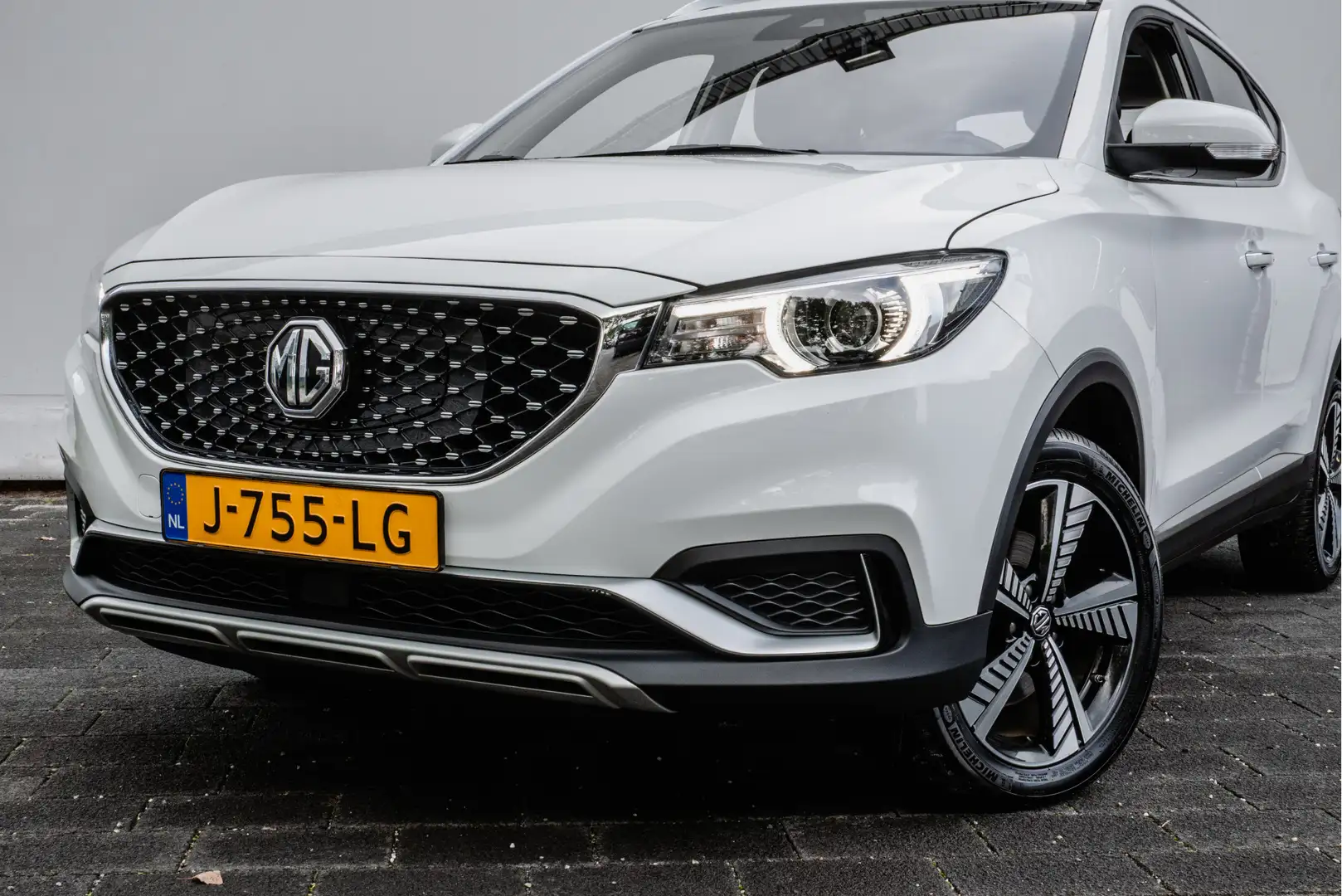 MG ZS MG EV Luxury 45 kWh Panoramadak/ Leer/ Stoelverwar Wit - 2