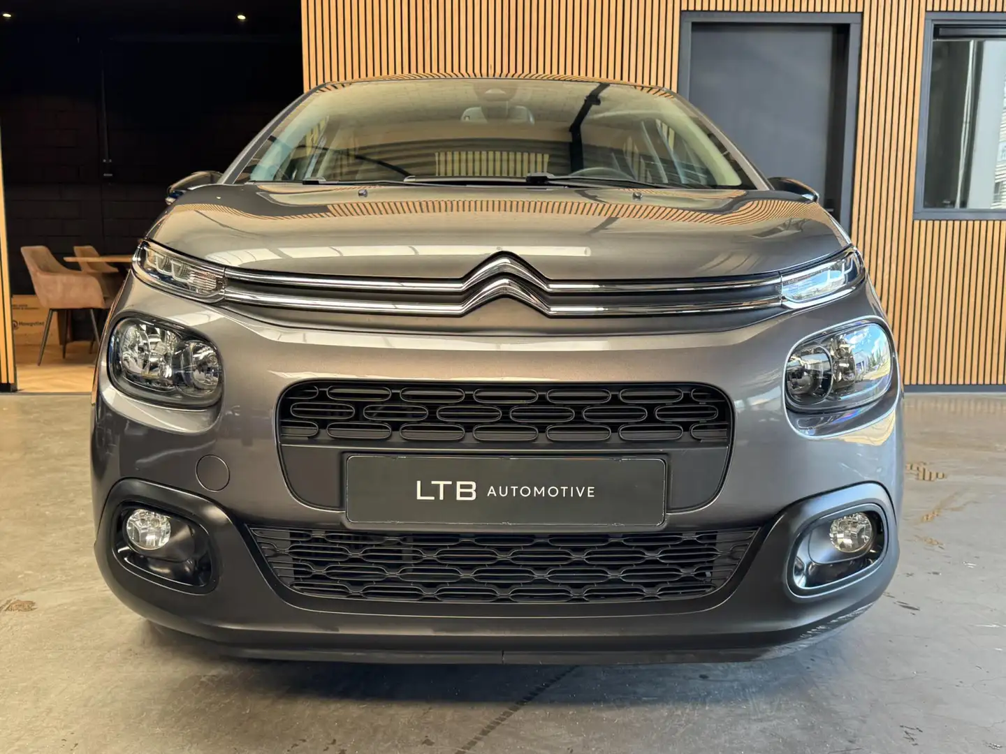 Citroen C3 1.2 PureTech S&S Feel Automaat Carplay|Airco|Cruis Grijs - 2