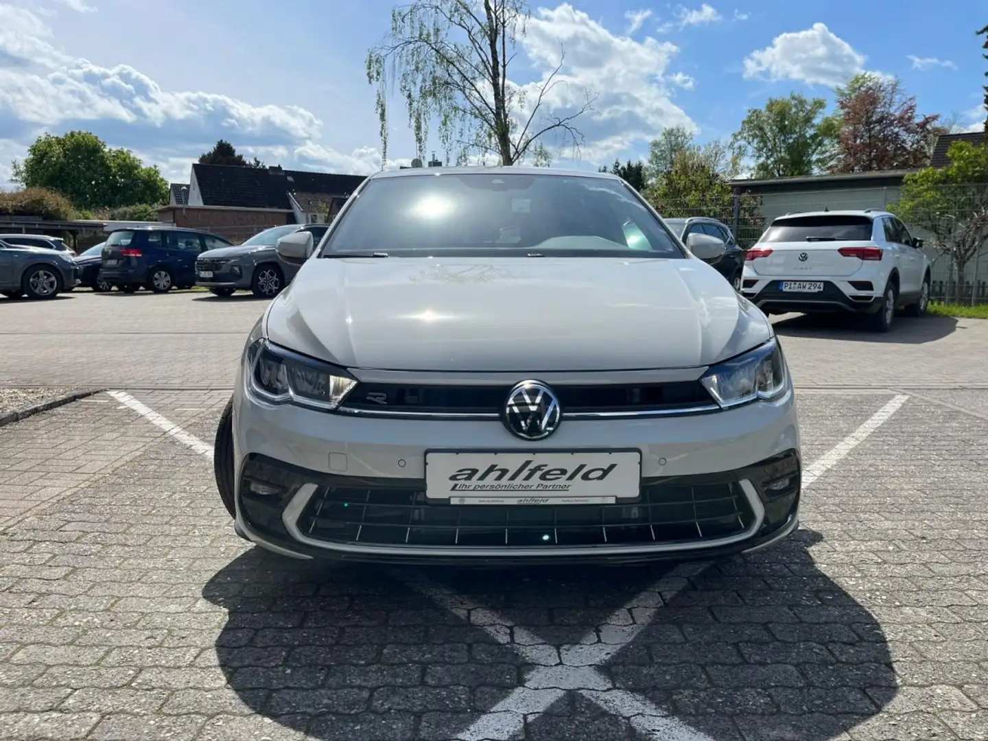 Volkswagen Polo R-Line 1,0 TSI DSG KAM ACC Park&Comfort IQ.DRIVE Grijs - 2