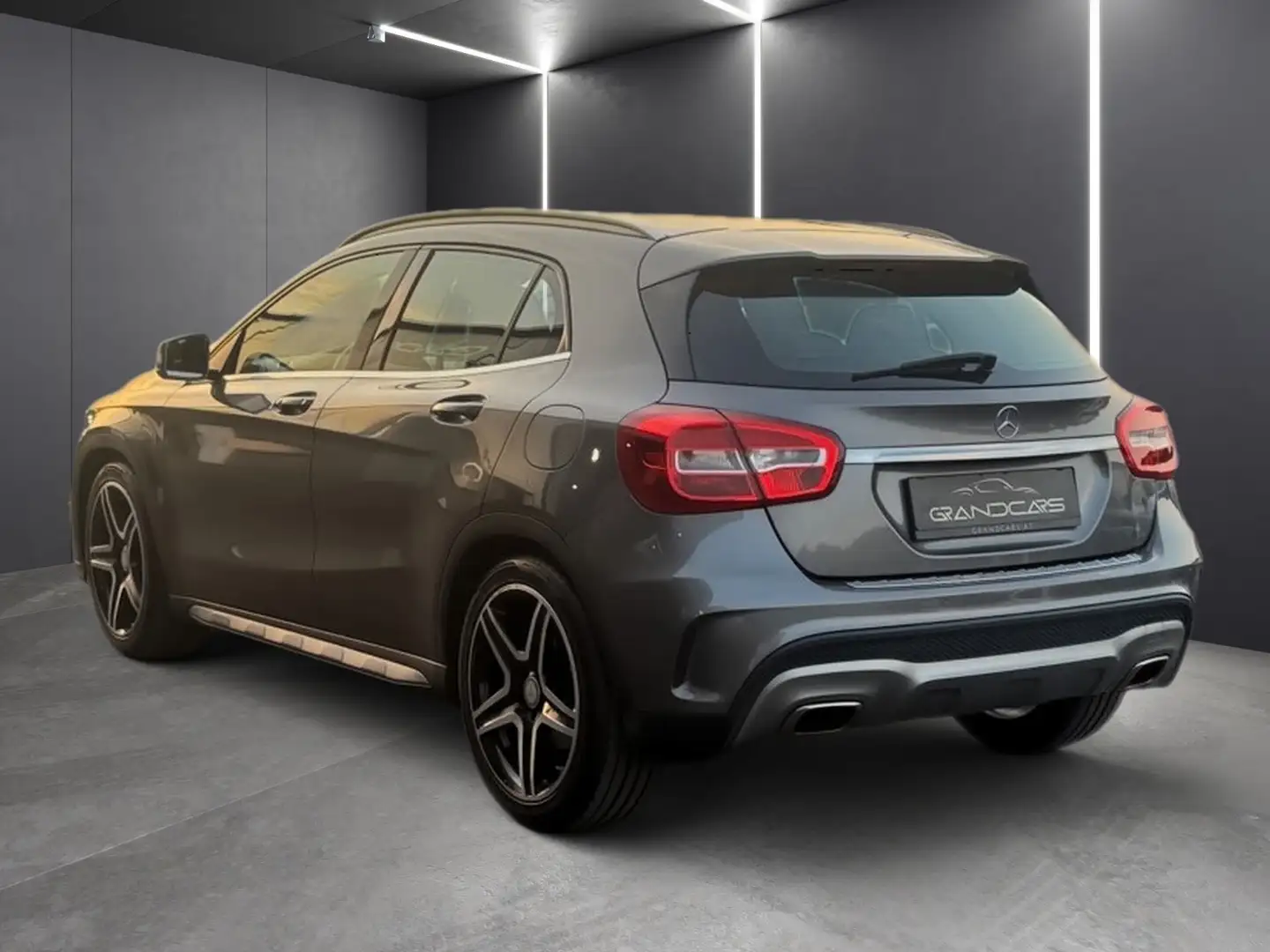 Mercedes-Benz GLA 220 CDI 4-Matic AMG Line Silber - 2